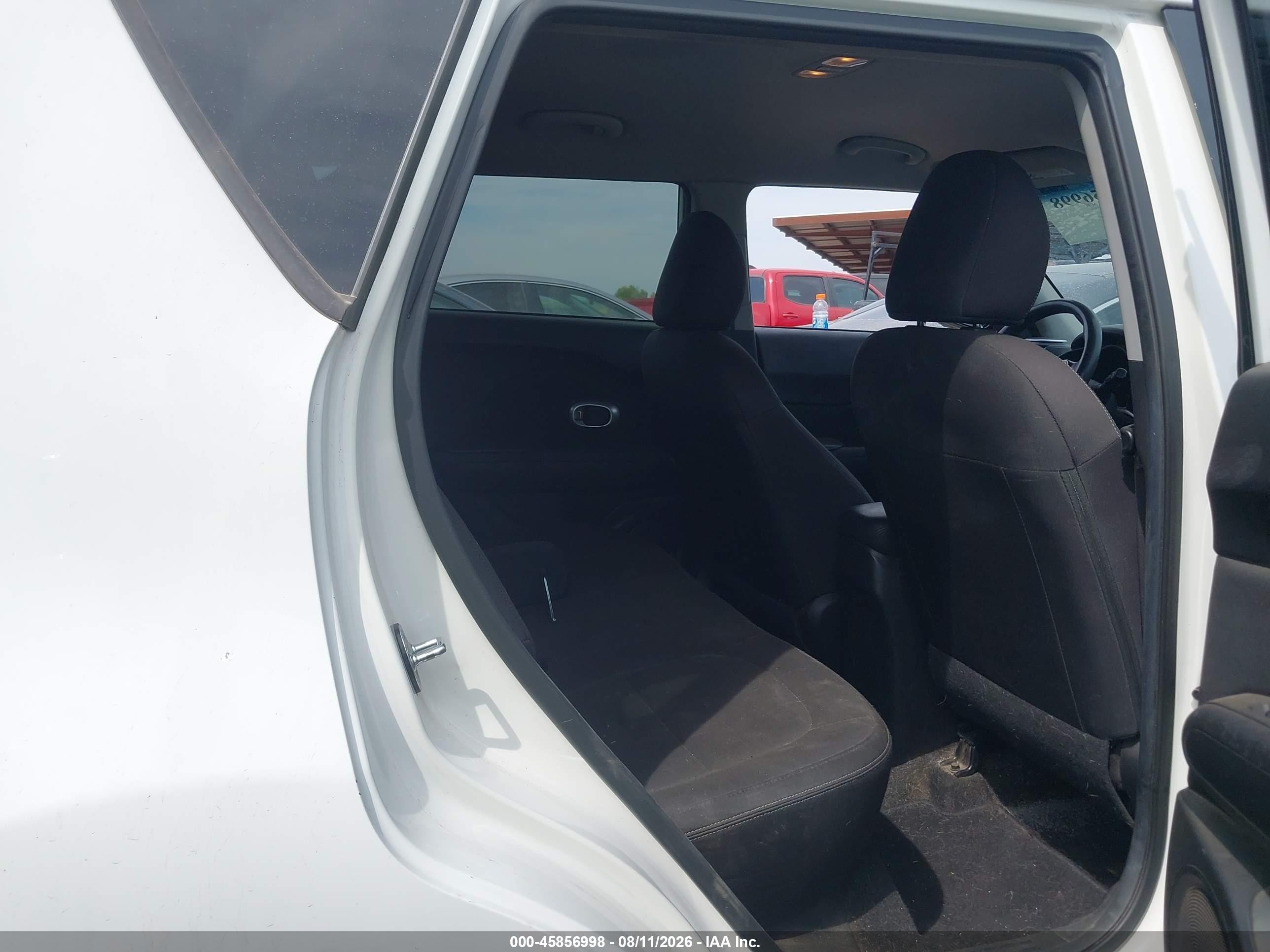 2015 Kia Soul   White vin: KNDJN2A27F7226800