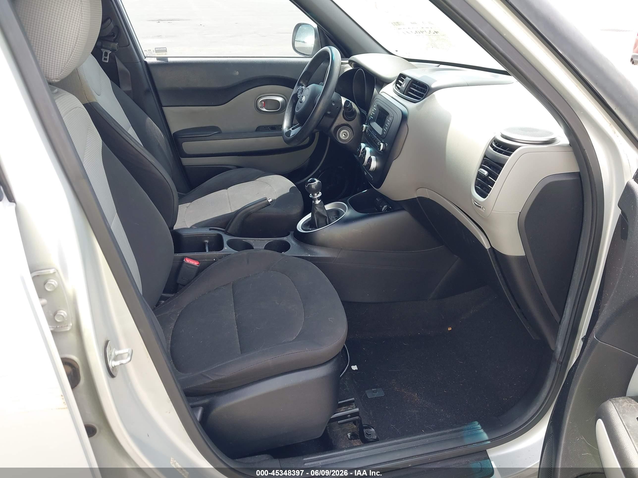 2015 Kia Soul   Silver vin: KNDJN2A27F7749864