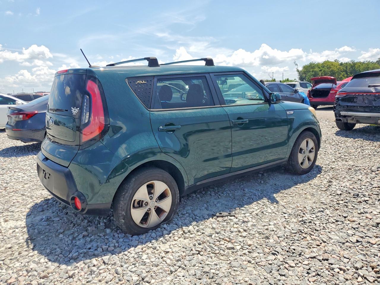2015 Kia Soul Base Green vin: KNDJN2A27F7752490