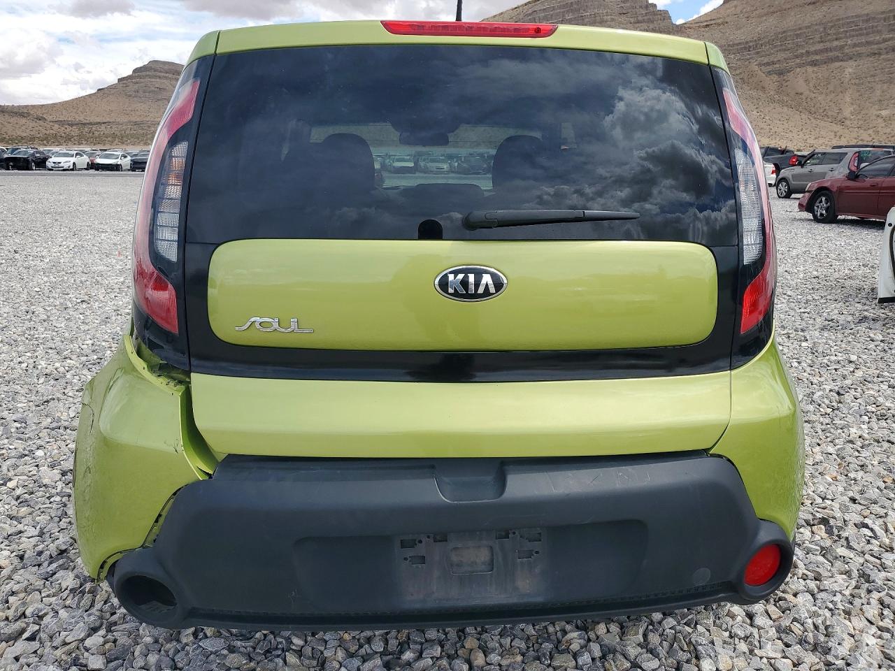 2015 Kia Soul Base Green vin: KNDJN2A27F7776868