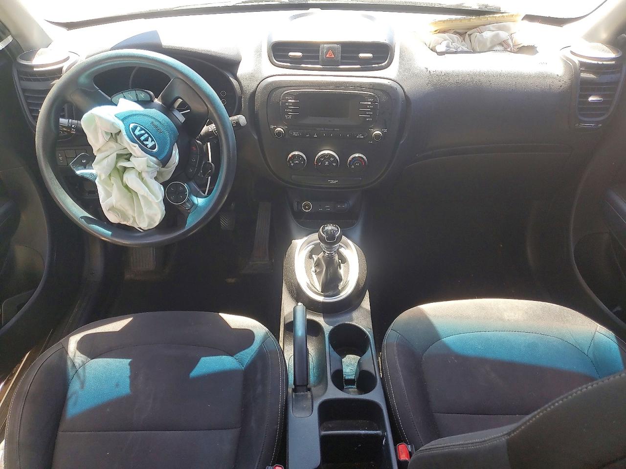 2015 Kia Soul Base White vin: KNDJN2A27F7797784