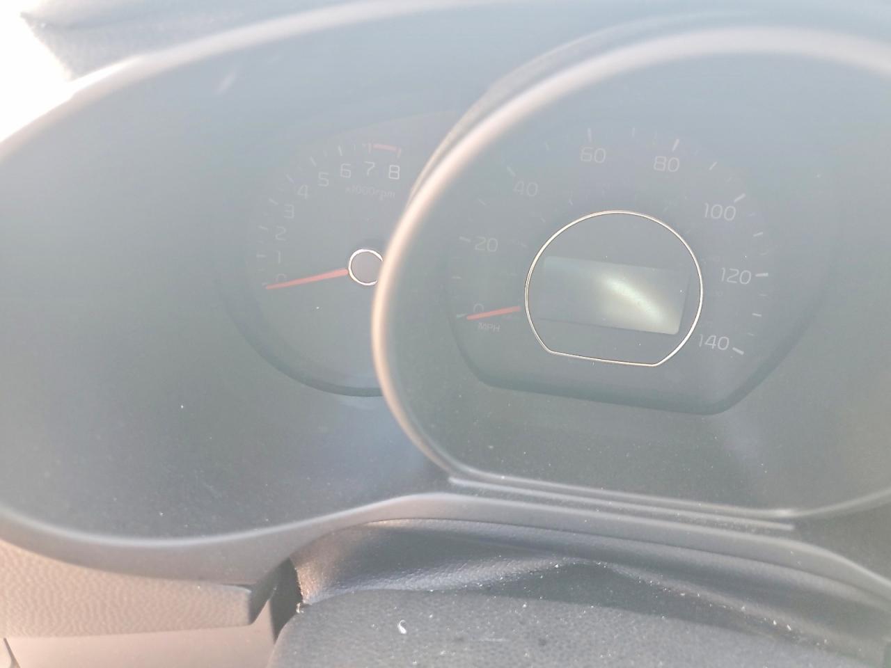 2015 Kia Soul Base White vin: KNDJN2A27F7797784