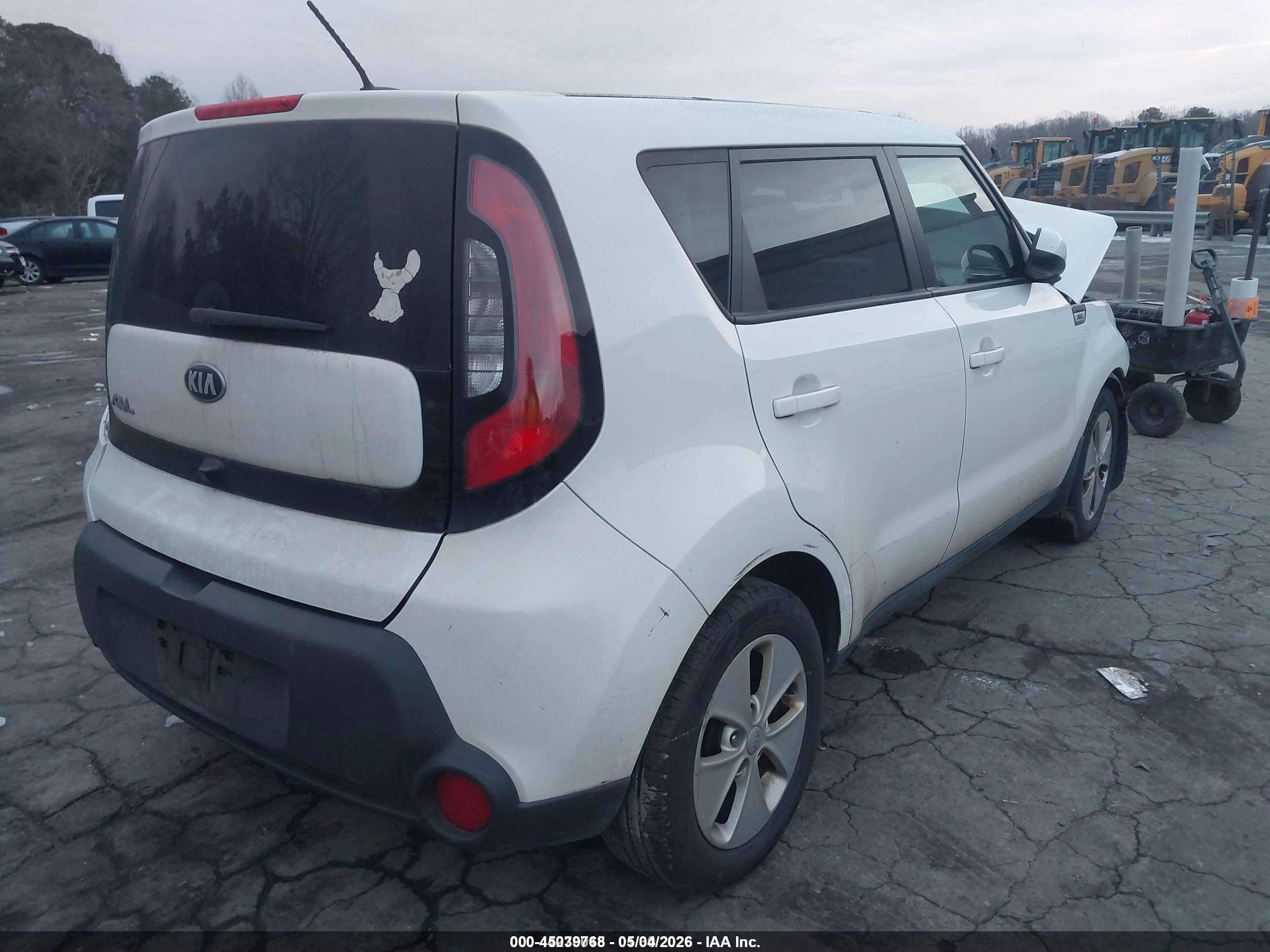 2016 Kia Soul   White vin: KNDJN2A27G7305949