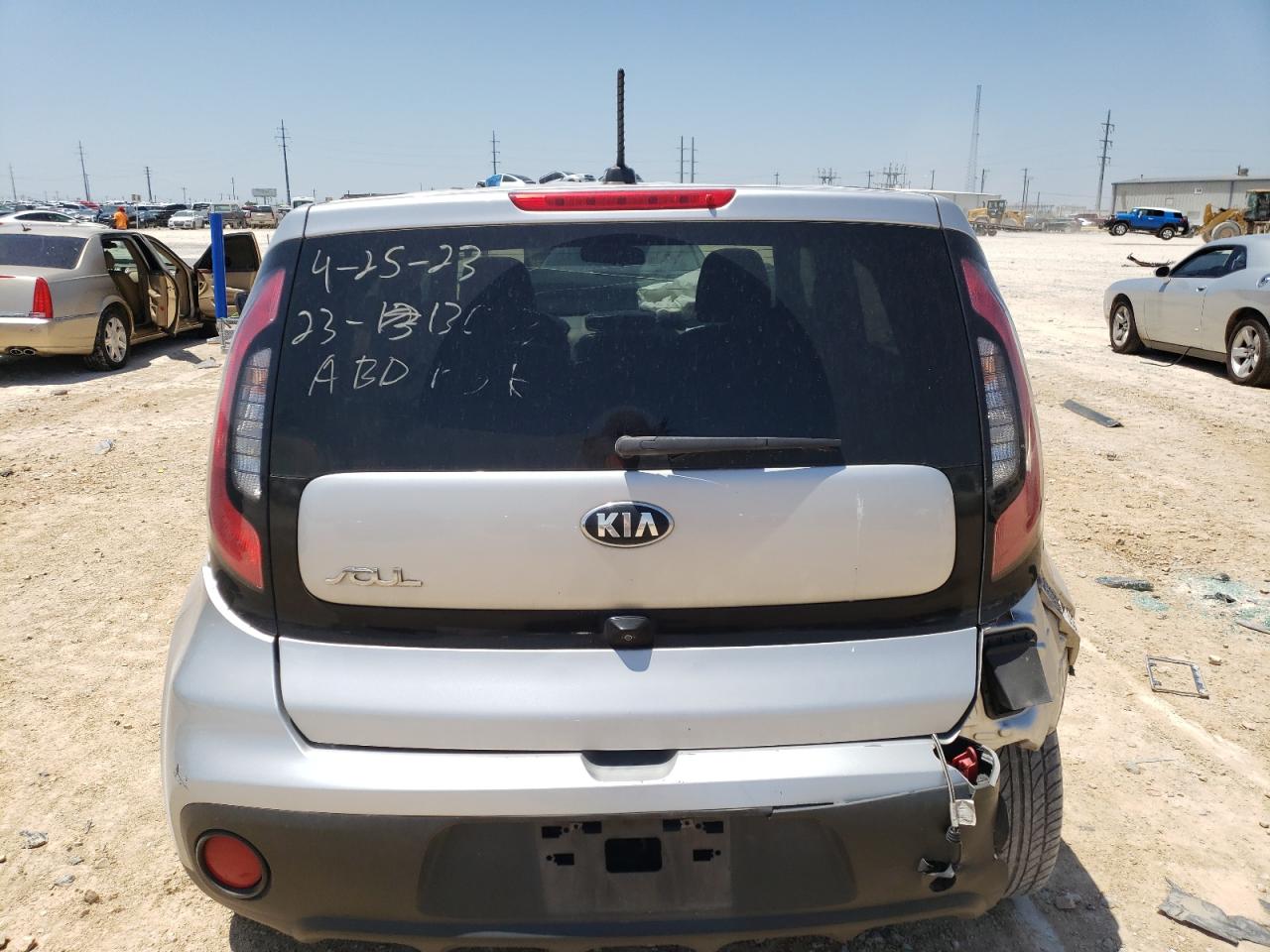 2019 Kia Soul  Silver vin: KNDJN2A27K7023657