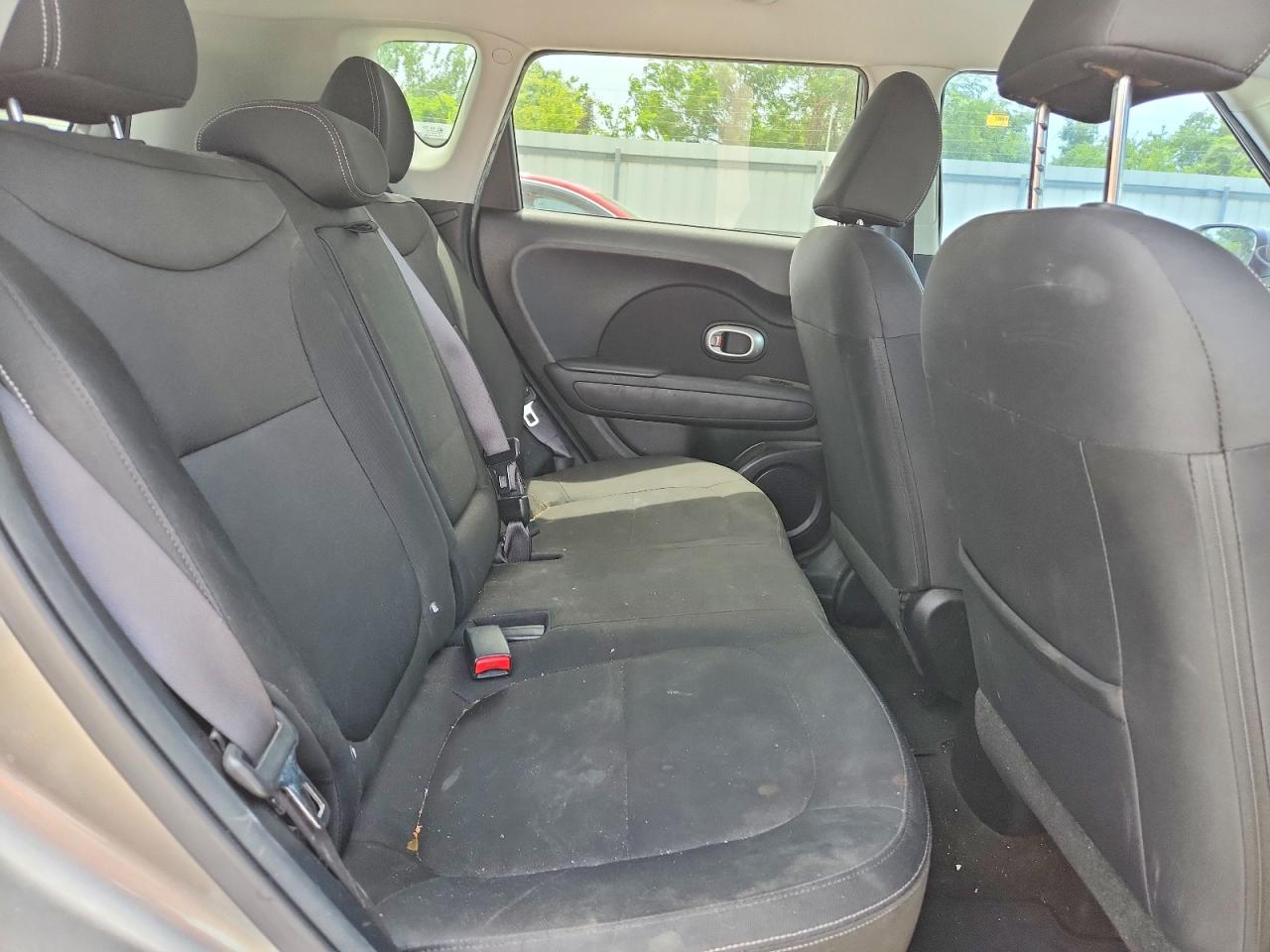 2014 Kia Soul Base Gray vin: KNDJN2A28E7053755