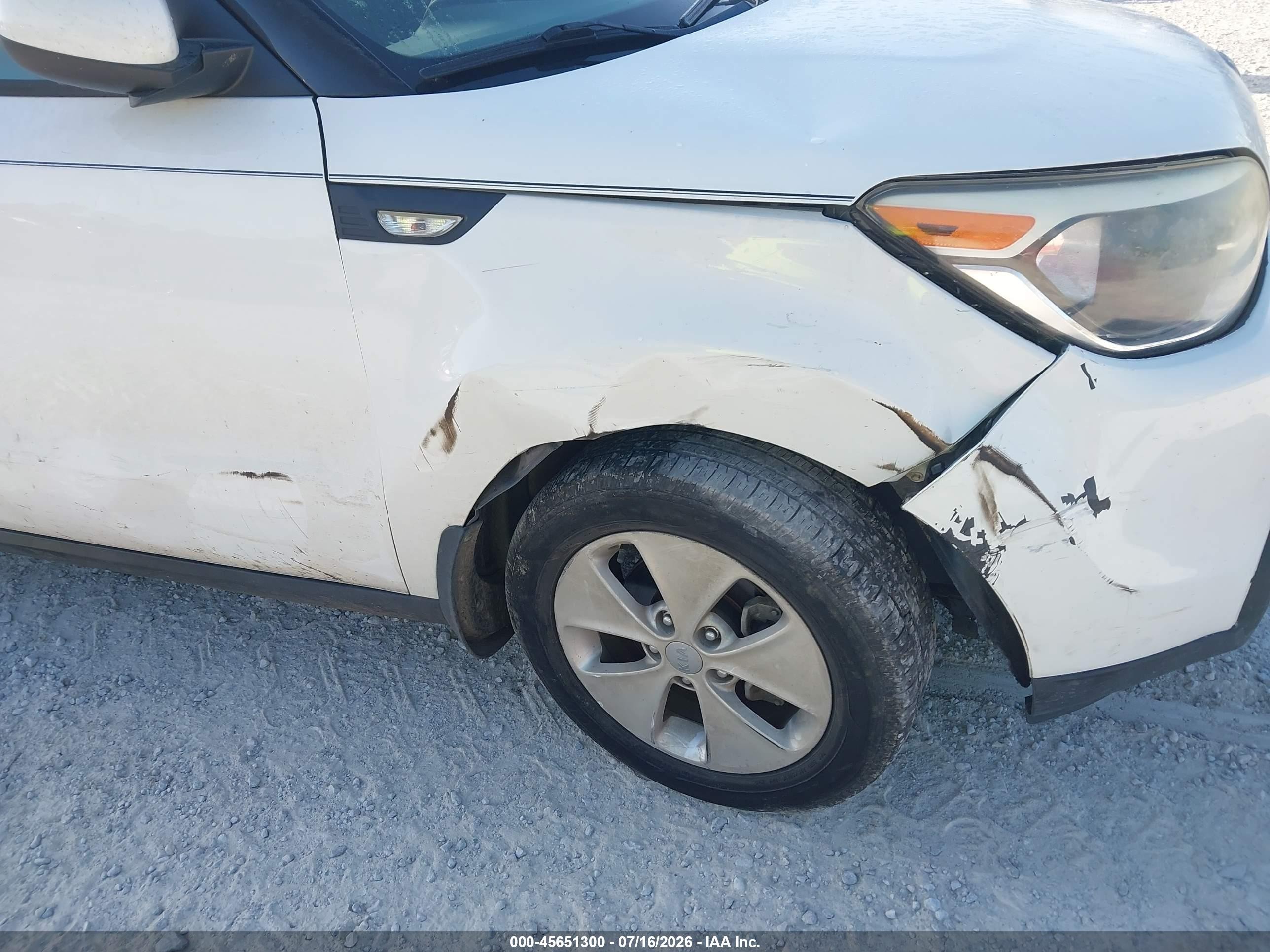 2014 Kia Soul   White vin: KNDJN2A28E7064755