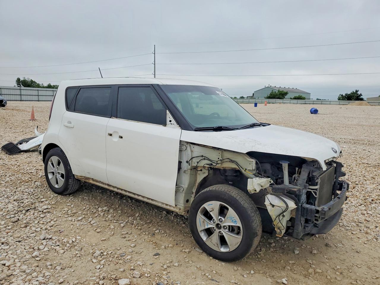 2014 Kia Soul Base White vin: KNDJN2A28E7076887