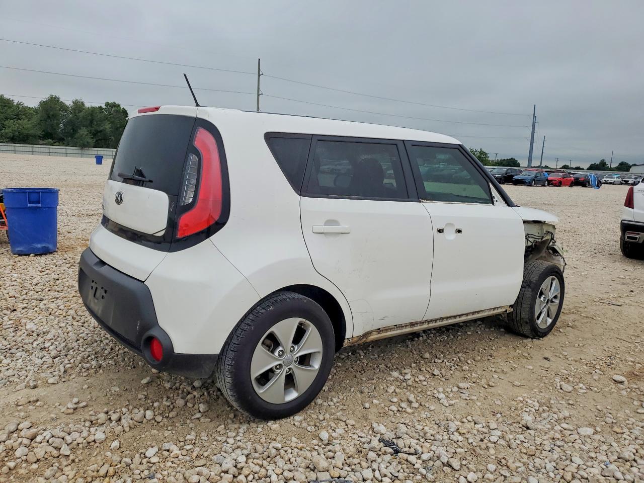2014 Kia Soul Base White vin: KNDJN2A28E7076887