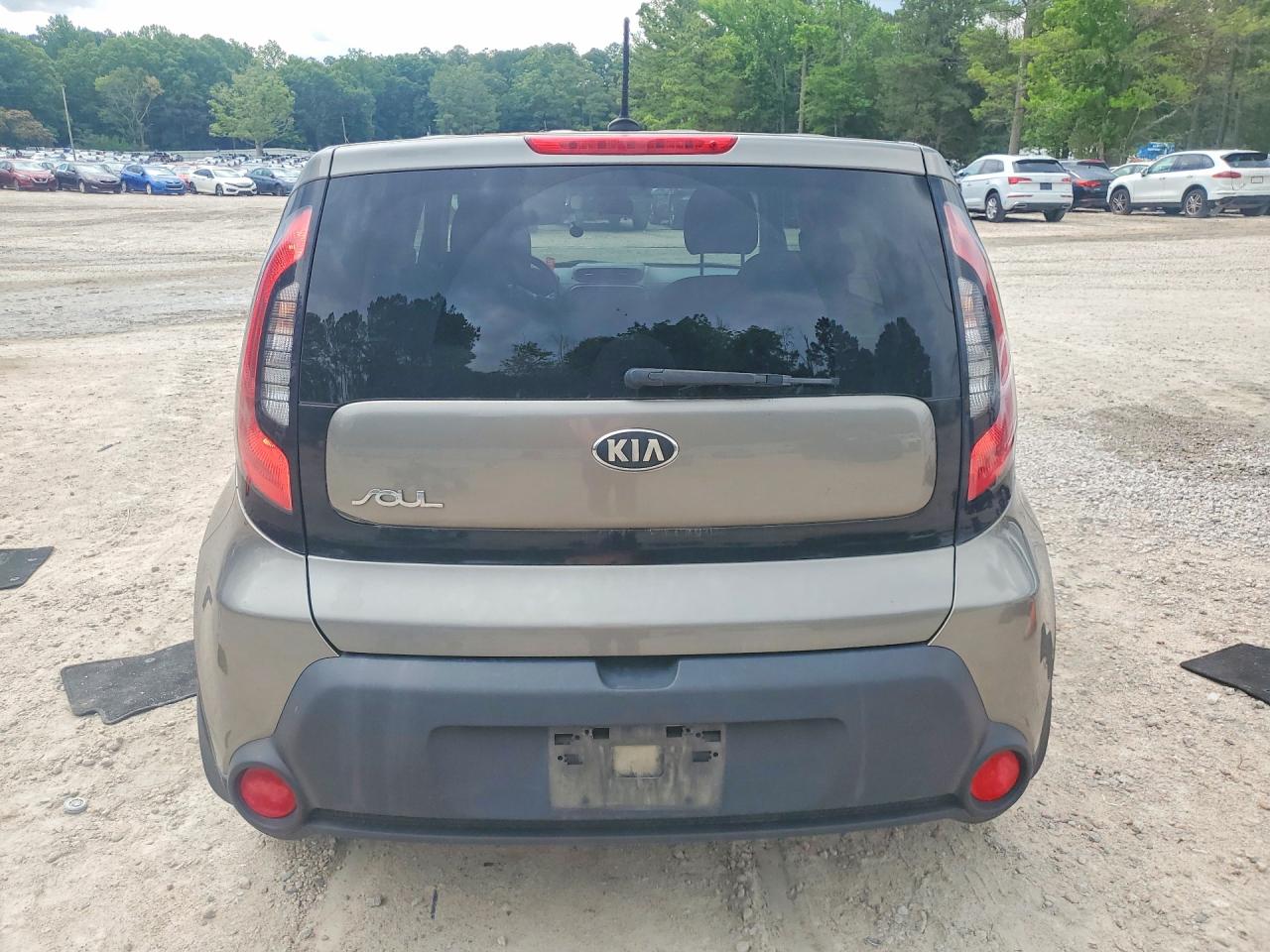 2014 Kia Soul Base Silver vin: KNDJN2A28E7082947
