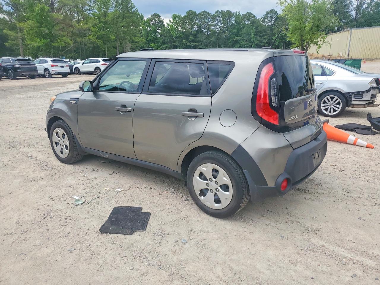 2014 Kia Soul Base Silver vin: KNDJN2A28E7082947