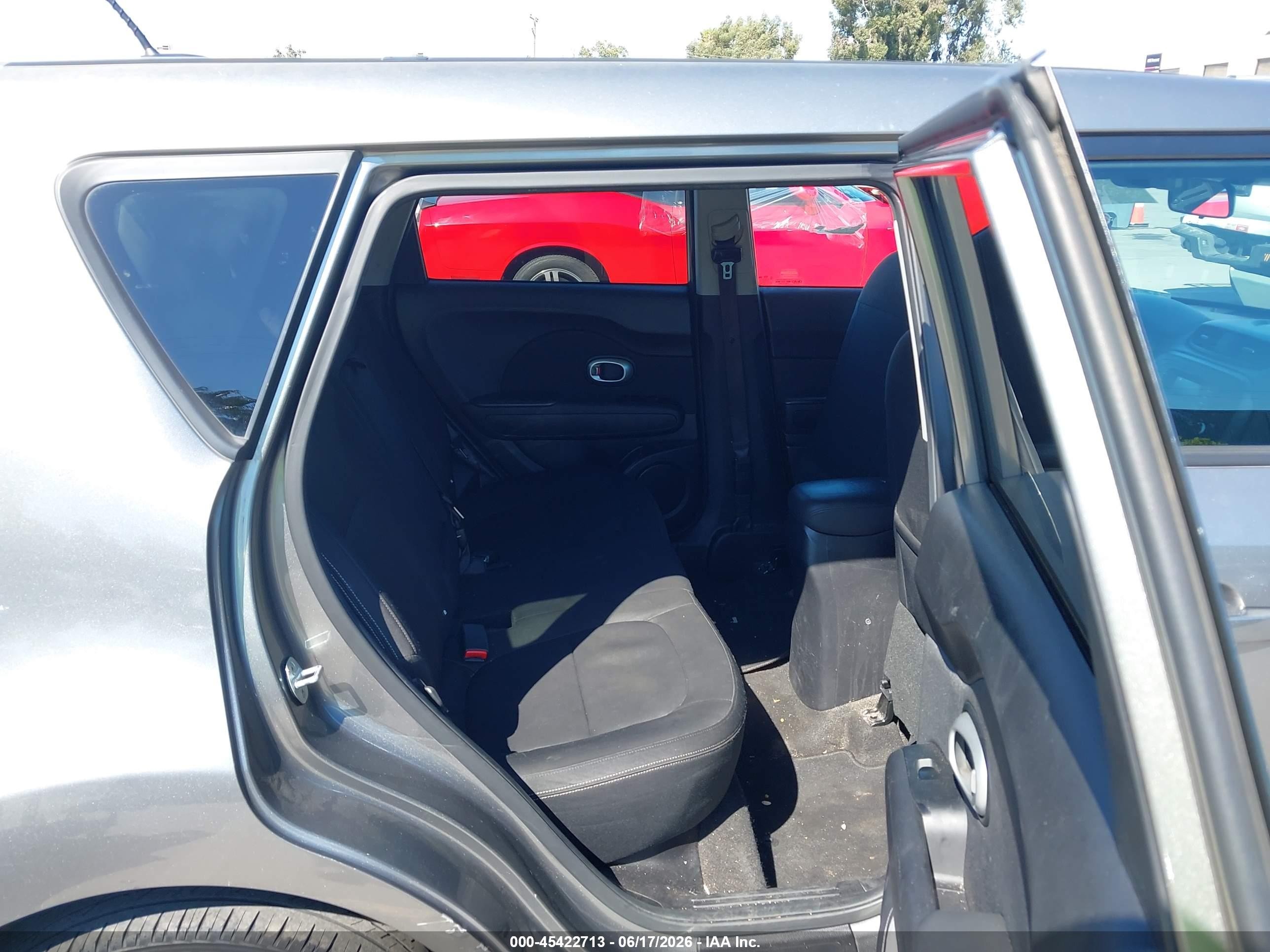 2014 Kia Soul   Gray vin: KNDJN2A28E7102212