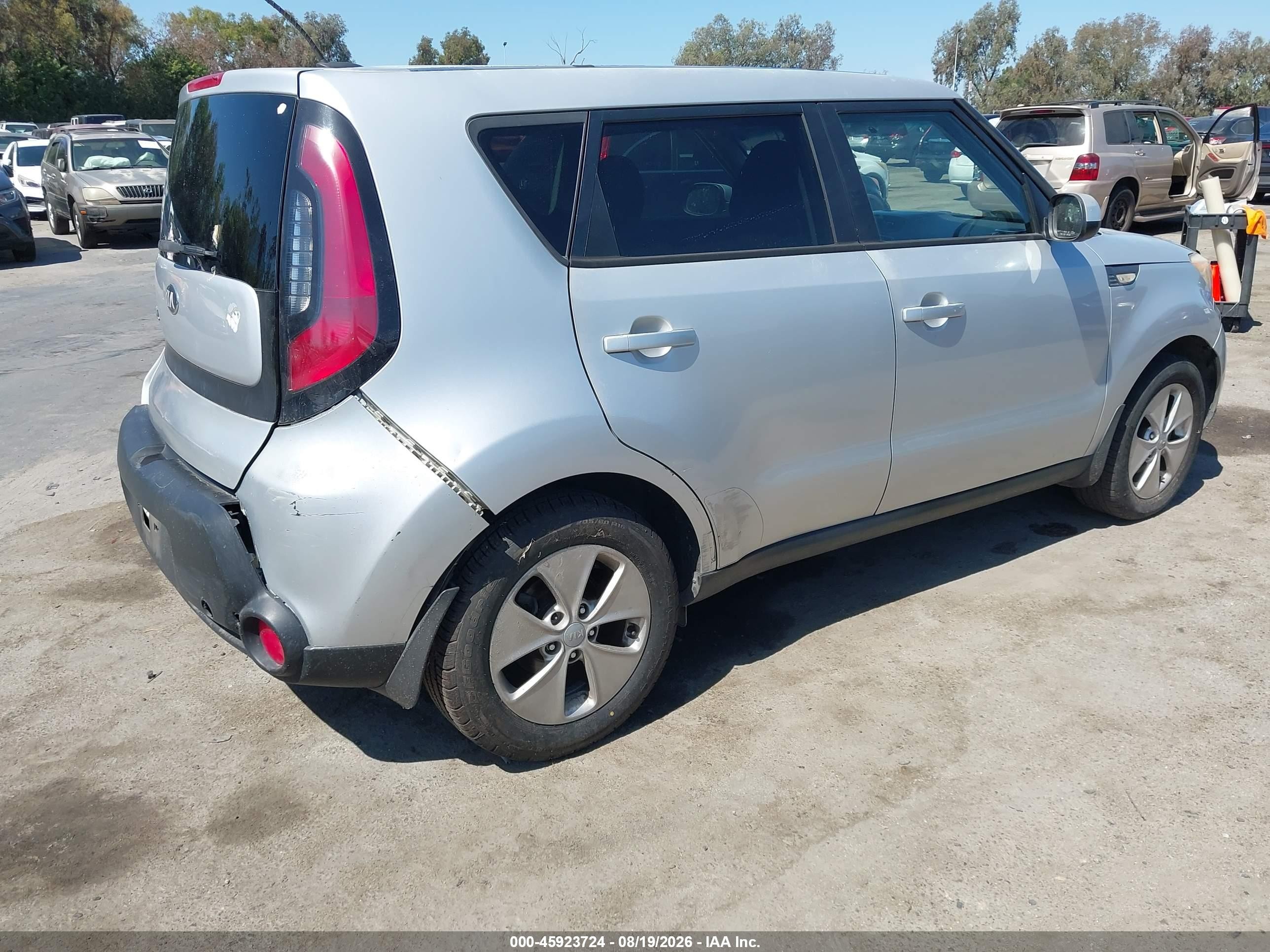 2014 Kia Soul   Silver vin: KNDJN2A28E7701045