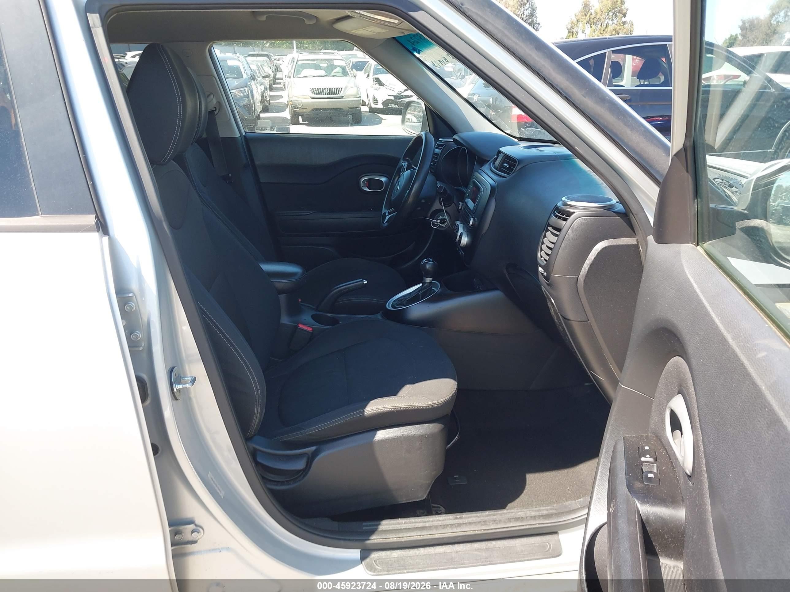 2014 Kia Soul   Silver vin: KNDJN2A28E7701045