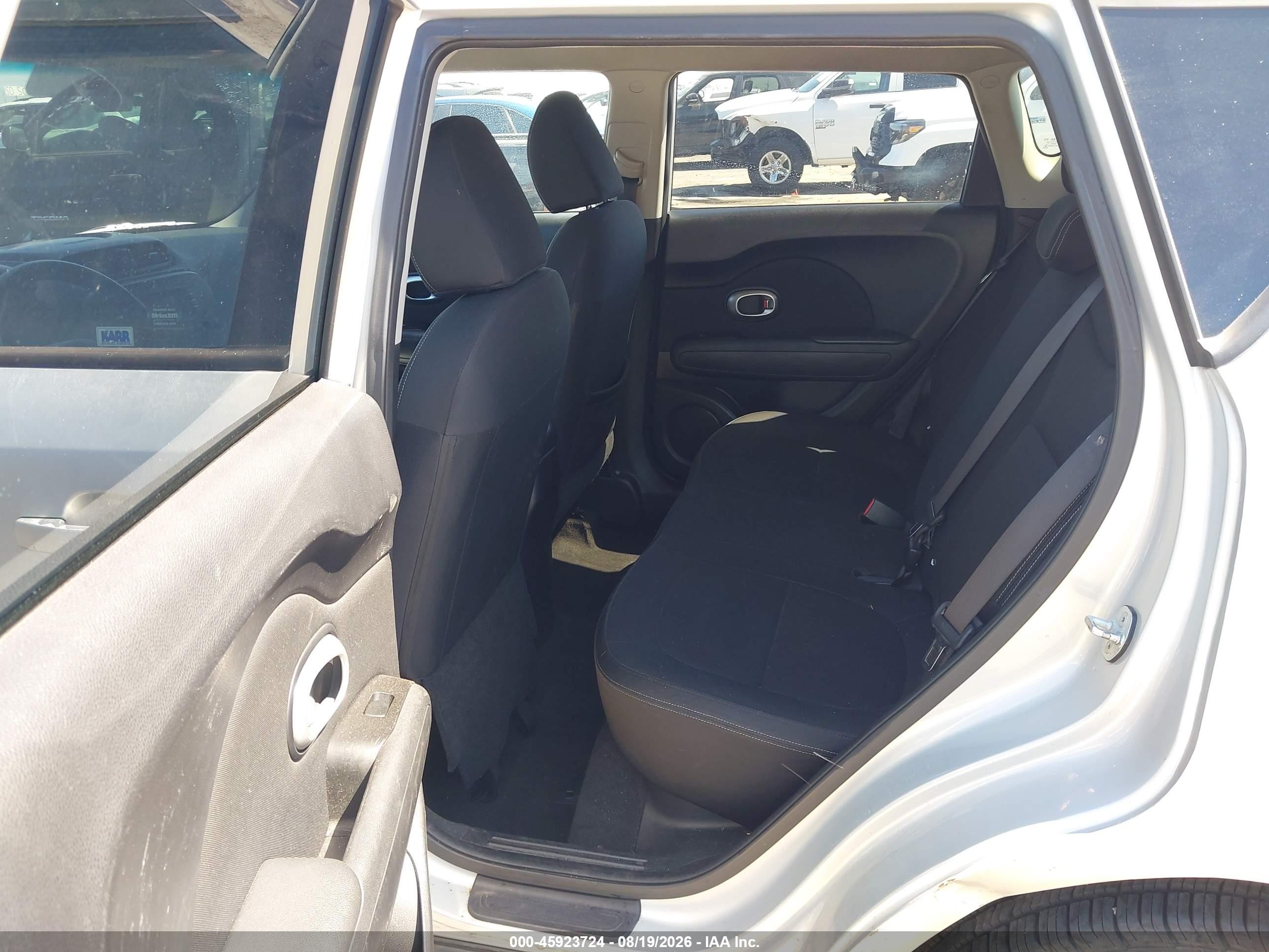 2014 Kia Soul   Silver vin: KNDJN2A28E7701045