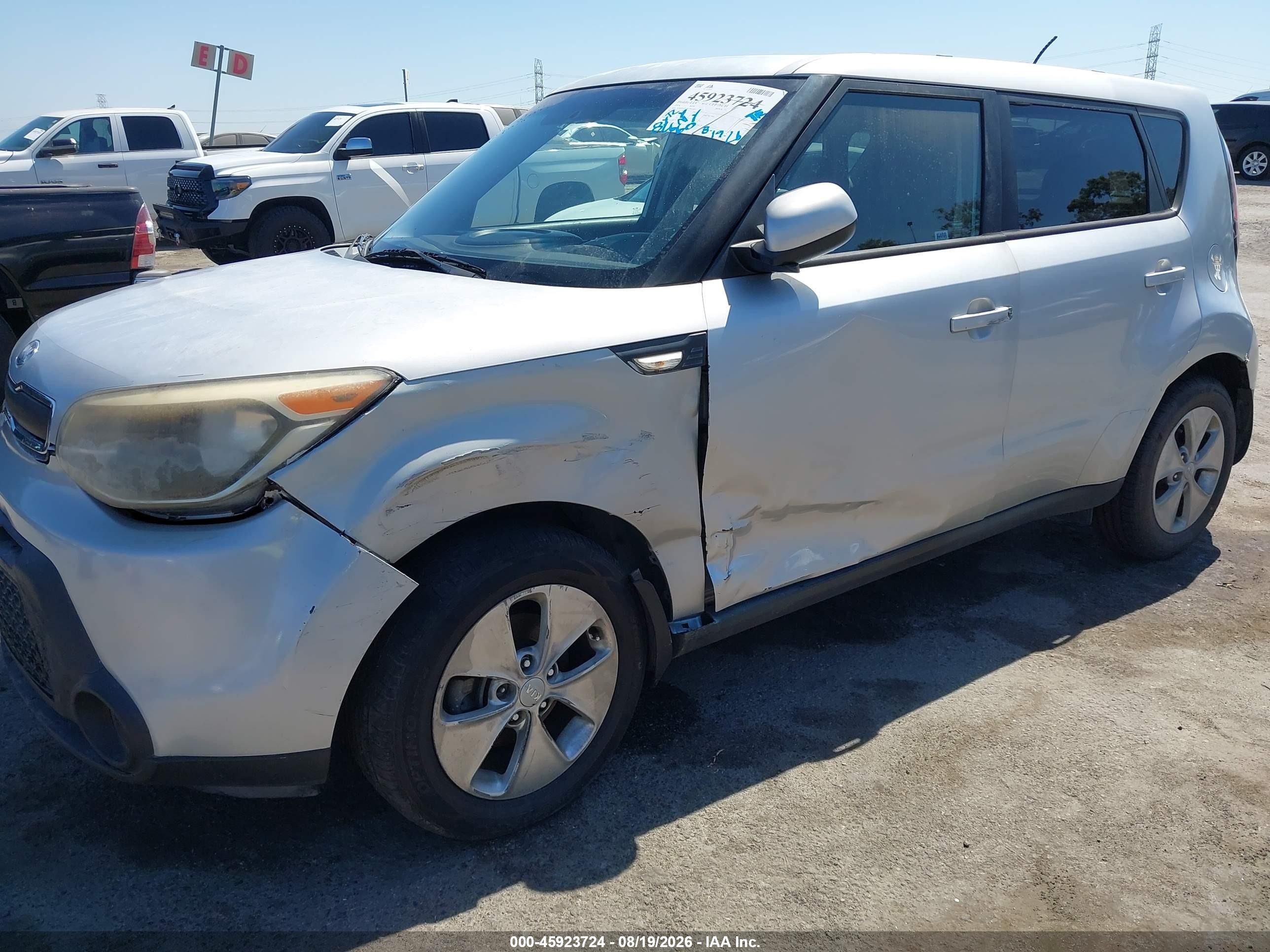 2014 Kia Soul   Silver vin: KNDJN2A28E7701045