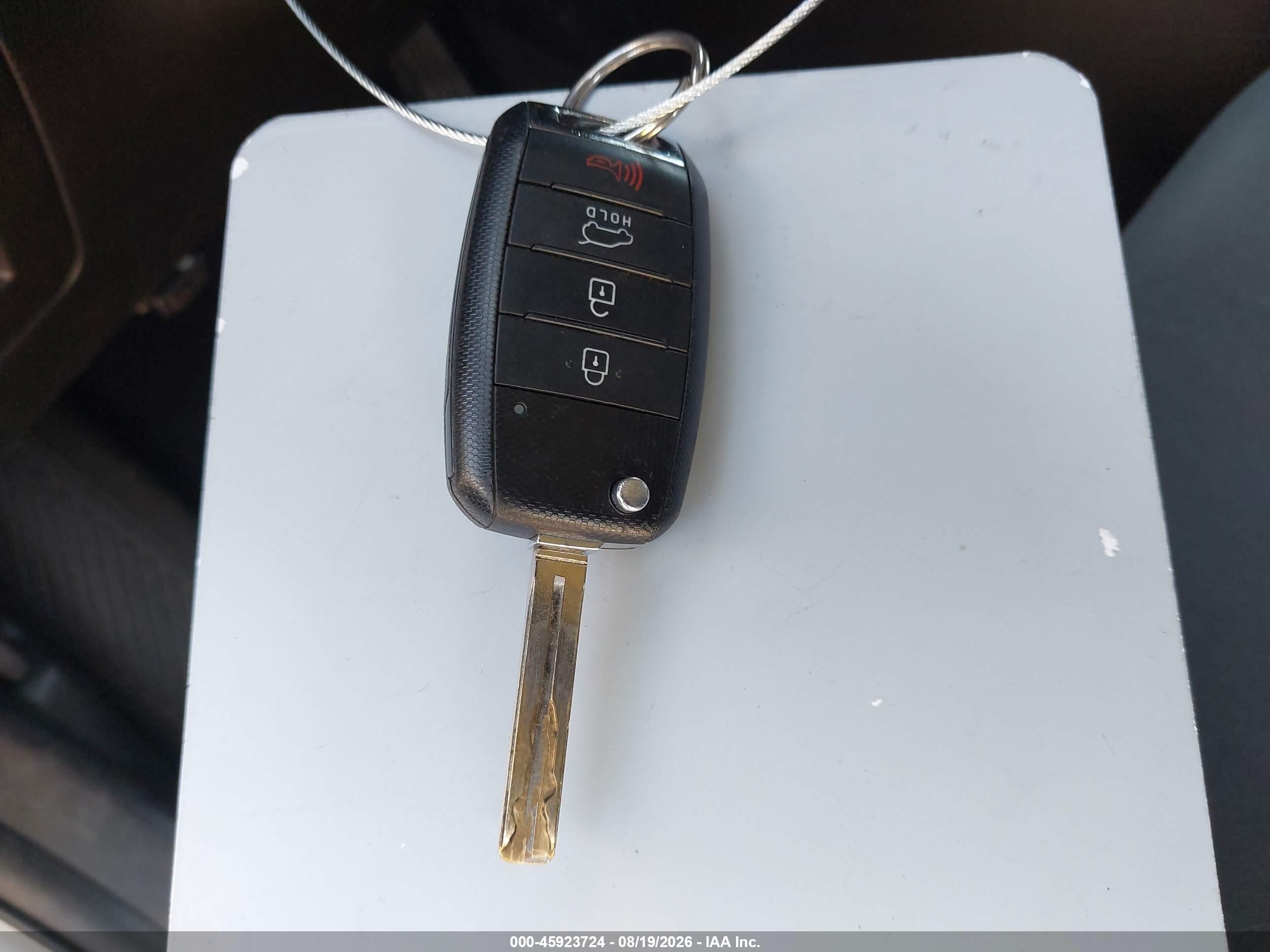 2014 Kia Soul   Silver vin: KNDJN2A28E7701045