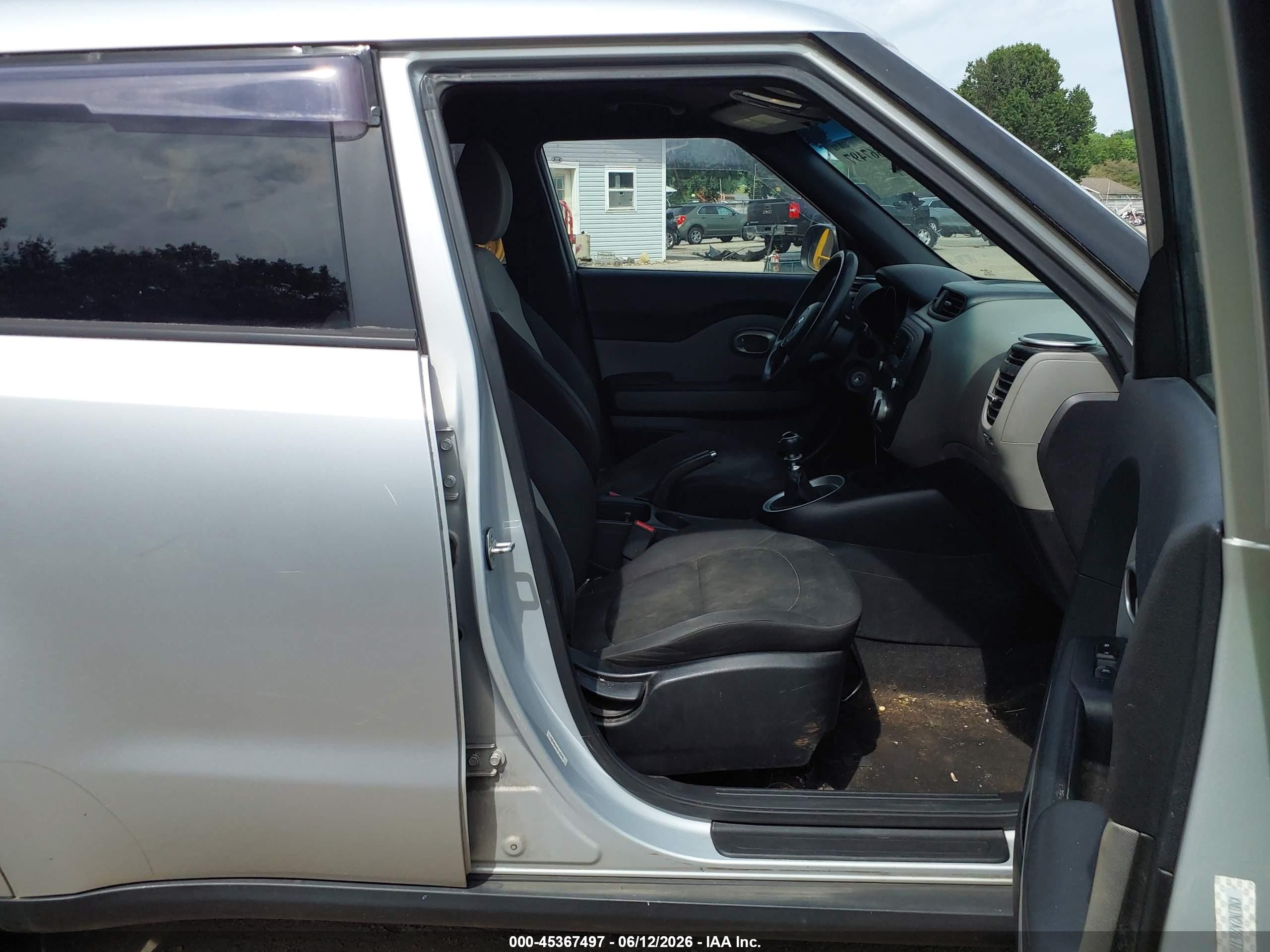 2014 Kia Soul   Silver vin: KNDJN2A28E7703605