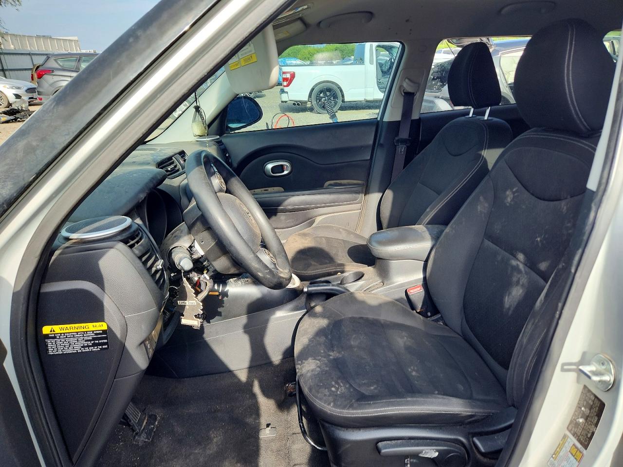 2014 Kia Soul Base Silver vin: KNDJN2A28E7704110