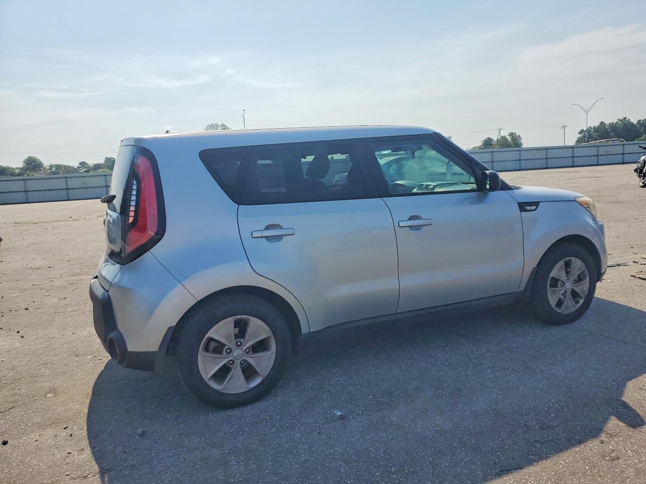 2014 Kia Soul Base Silver vin: KNDJN2A28E7746115