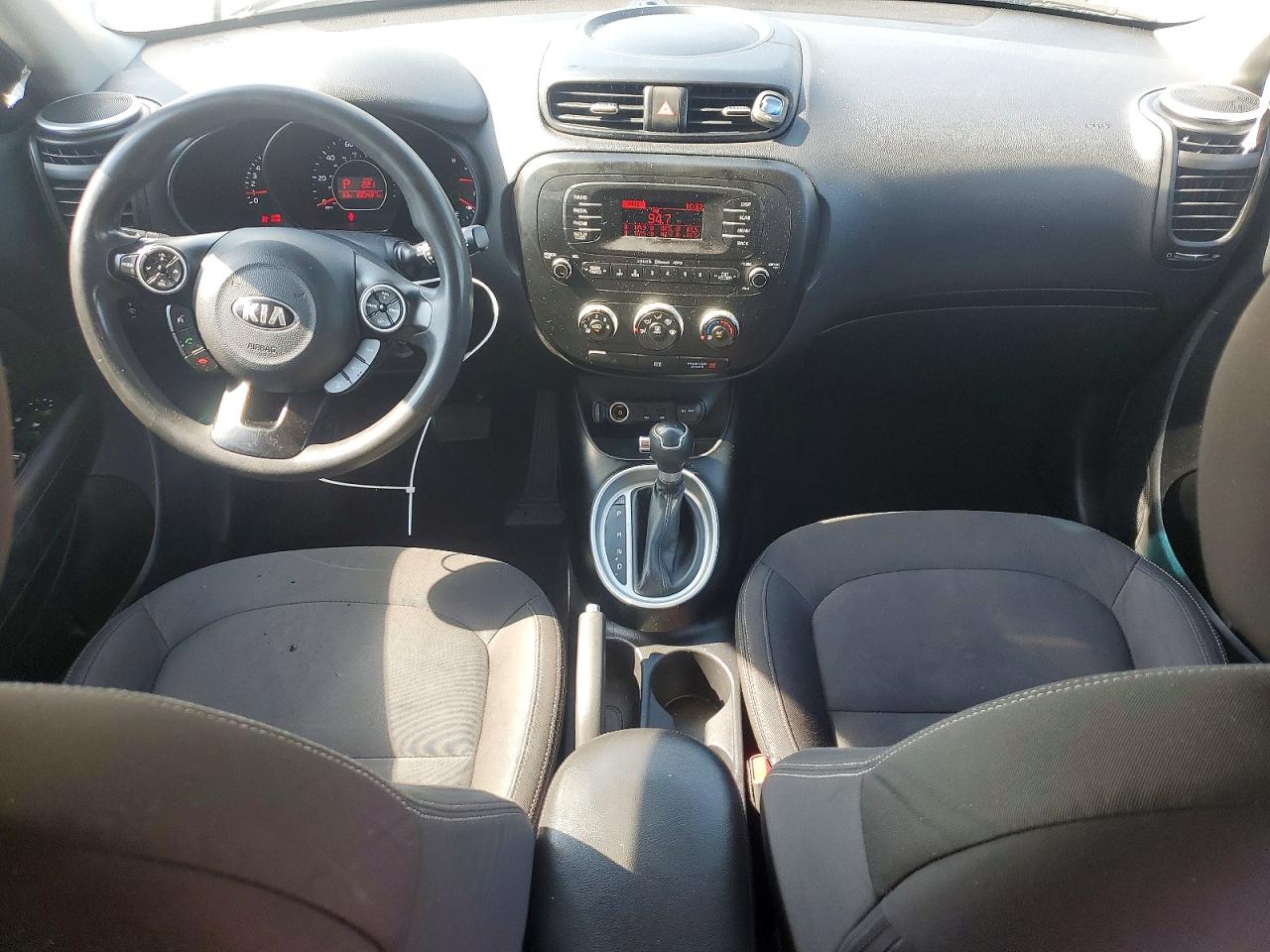 2014 Kia Soul Base Silver vin: KNDJN2A28E7746115
