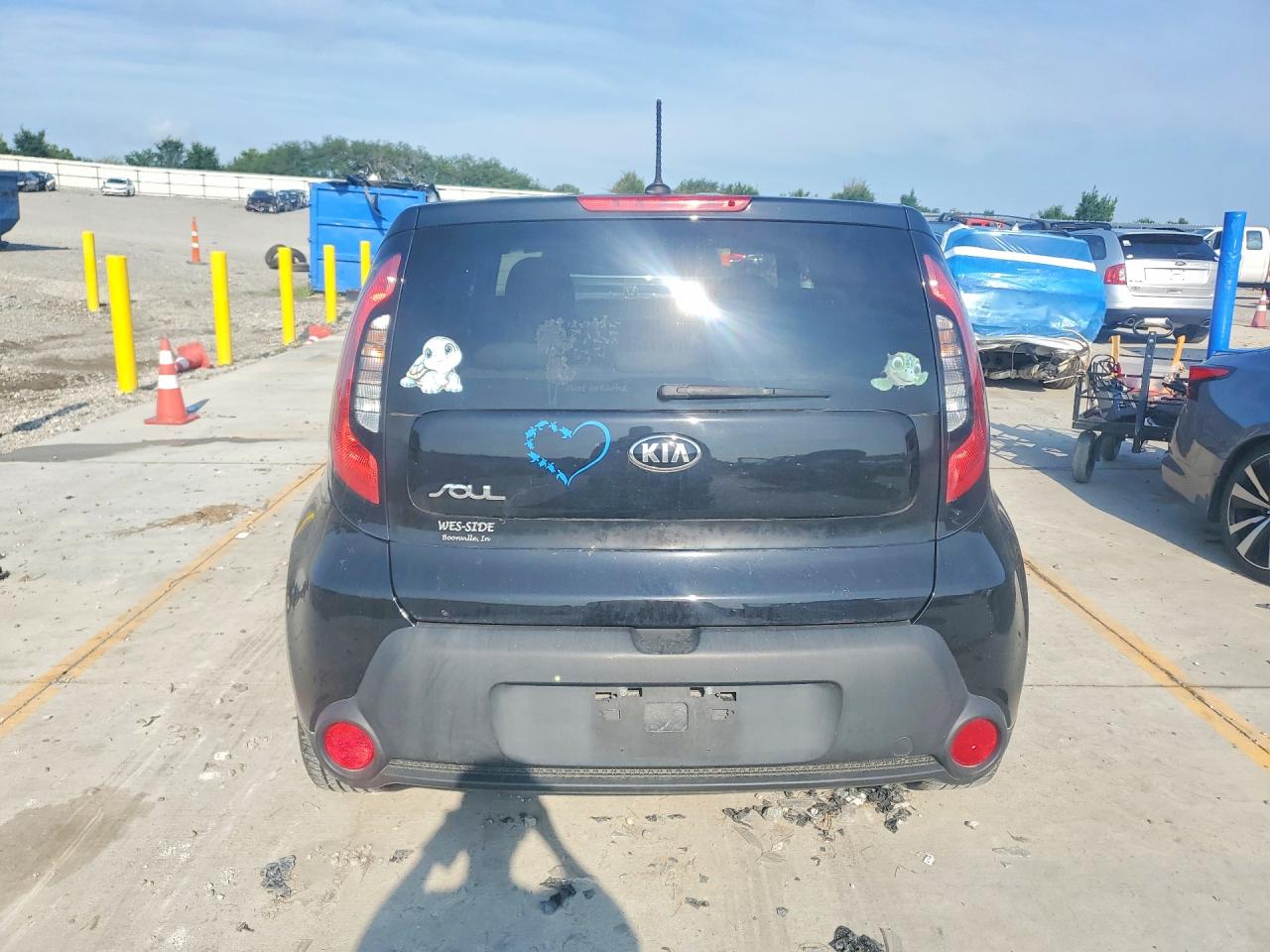 2015 Kia Soul Base Black vin: KNDJN2A28F7120131