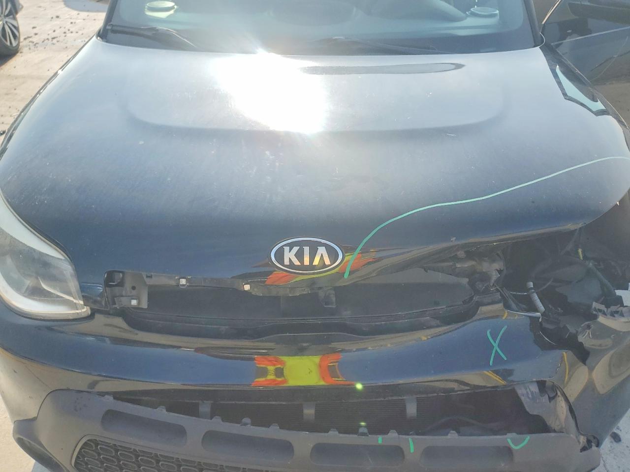 2015 Kia Soul Base Black vin: KNDJN2A28F7120131