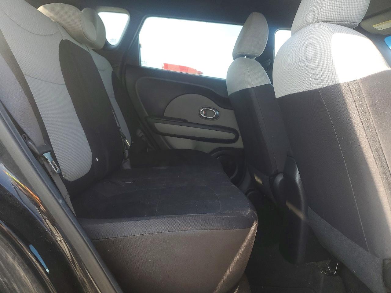 2015 Kia Soul Base Black vin: KNDJN2A28F7120131