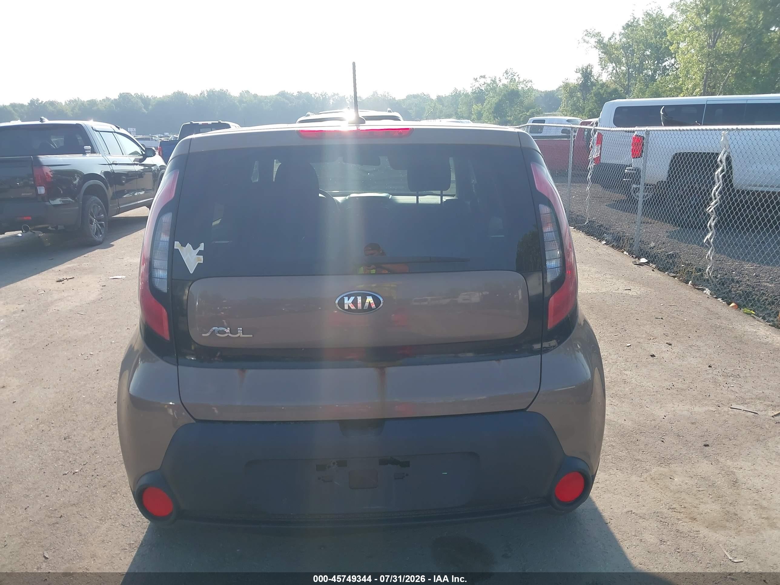 2015 Kia Soul   Коричневый vin: KNDJN2A28F7124826