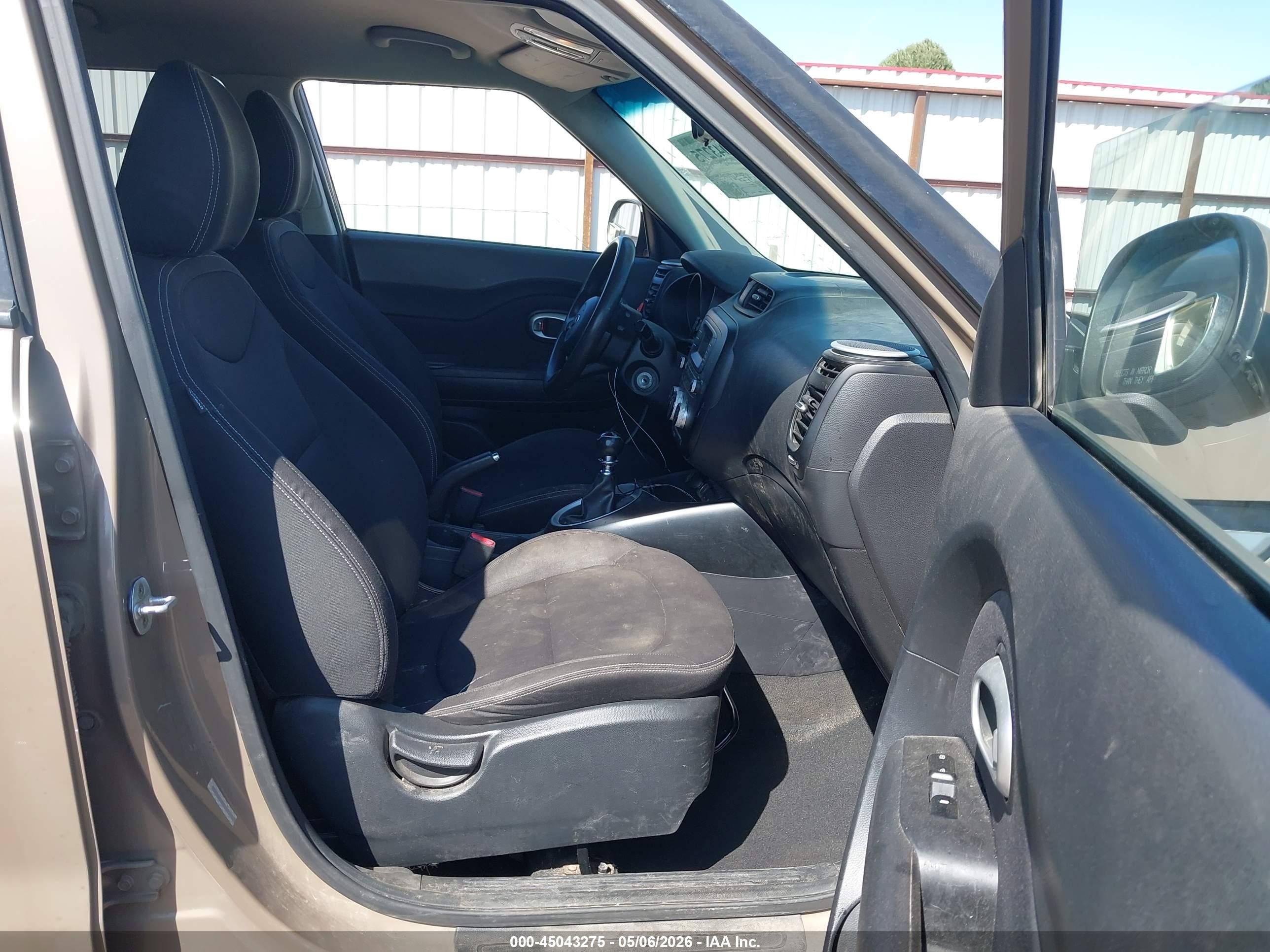 2015 Kia Soul   Beige vin: KNDJN2A28F7142727