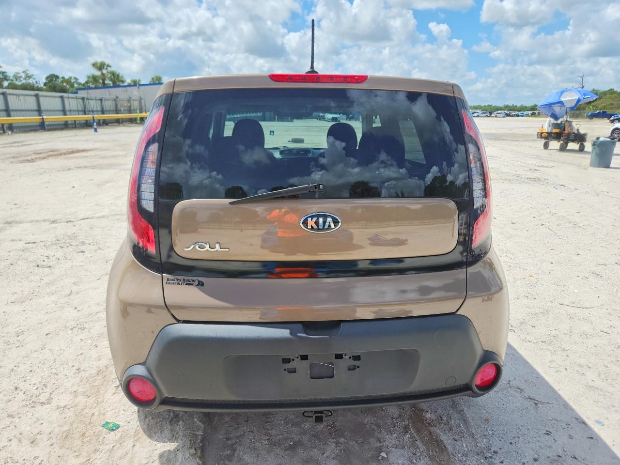 2015 Kia Soul Base Коричневый vin: KNDJN2A28F7144655