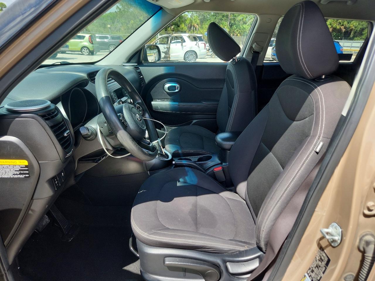 2015 Kia Soul Base Коричневый vin: KNDJN2A28F7144655