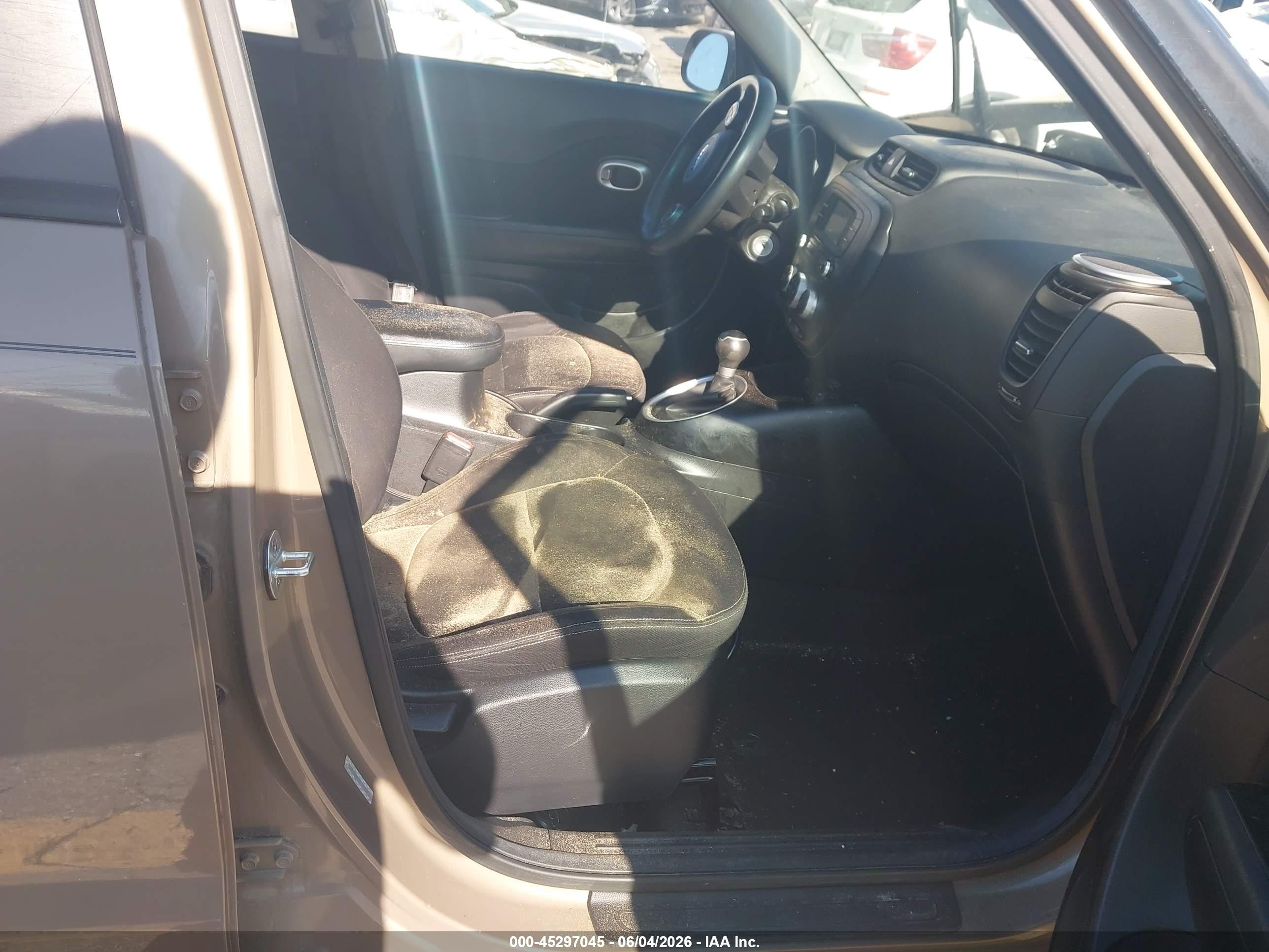 2015 Kia Soul   Brown vin: KNDJN2A28F7158894