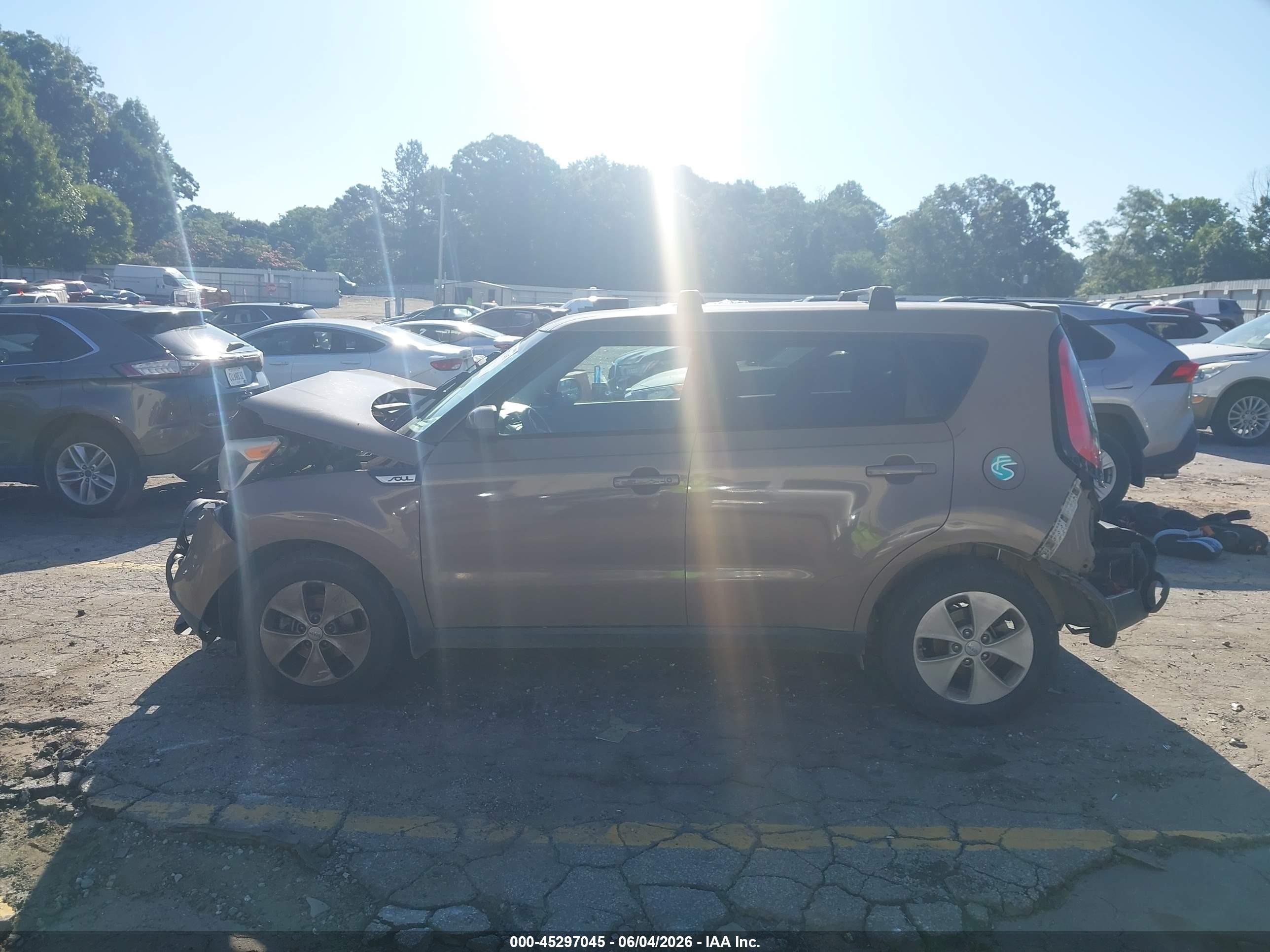 2015 Kia Soul   Brown vin: KNDJN2A28F7158894