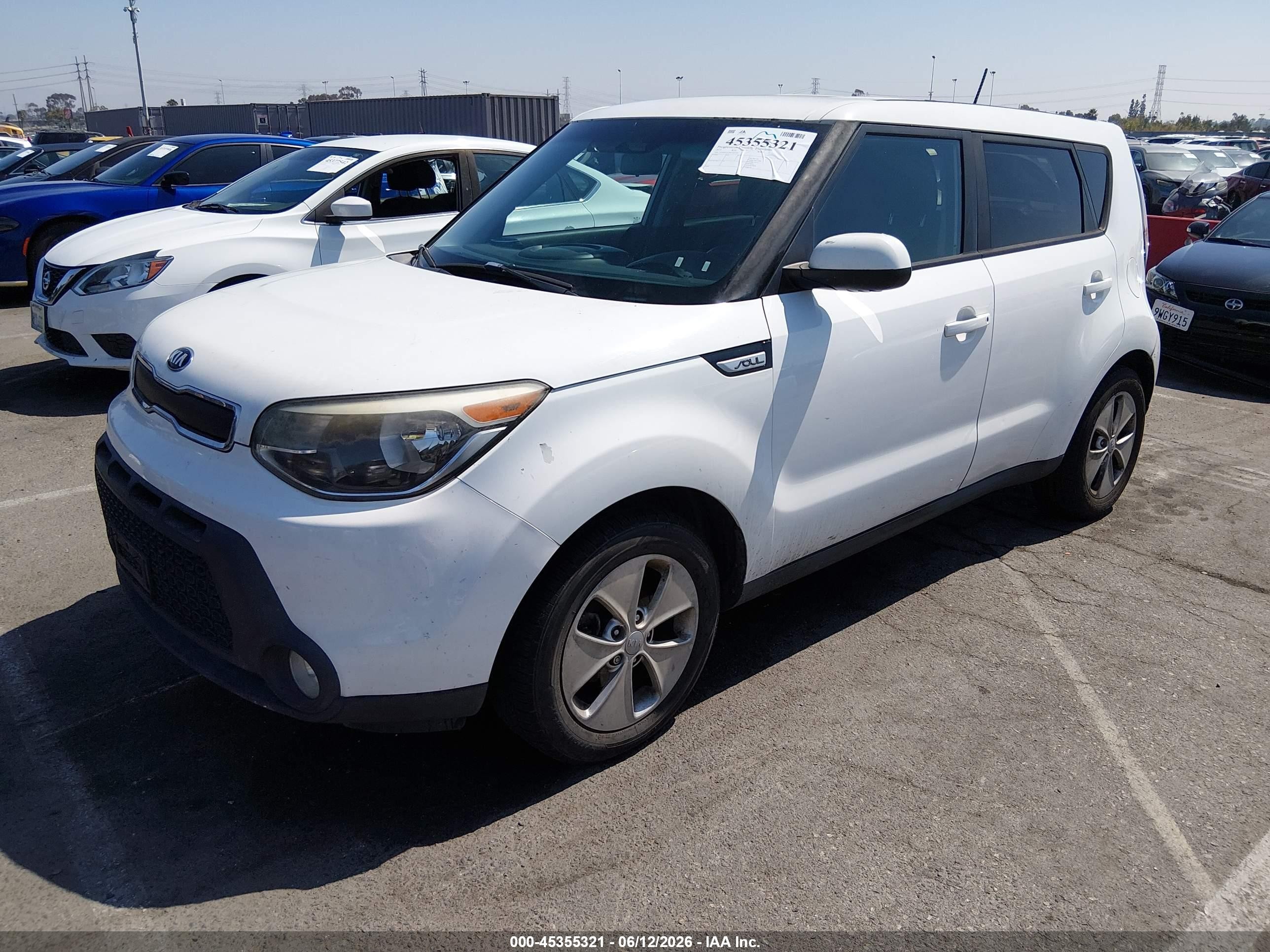 2015 Kia Soul   White vin: KNDJN2A28F7163187