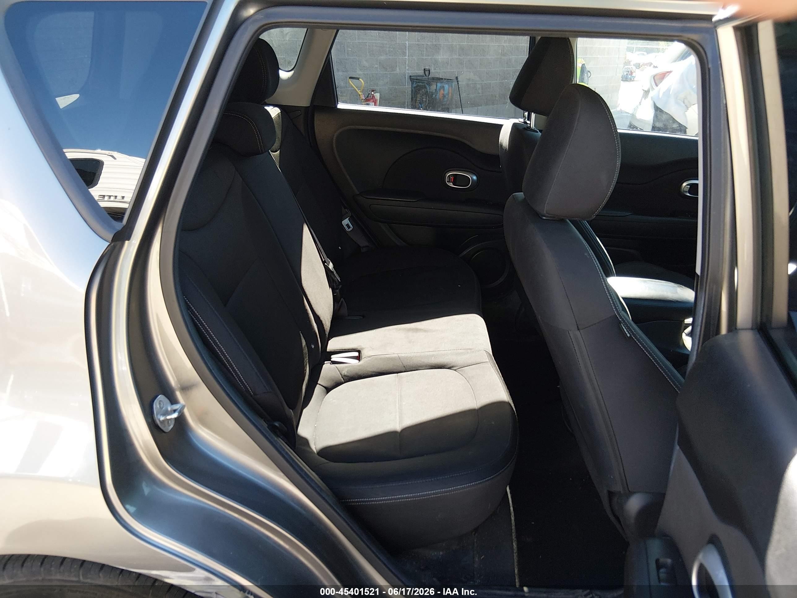 2015 Kia Soul   Gray vin: KNDJN2A28F7169572