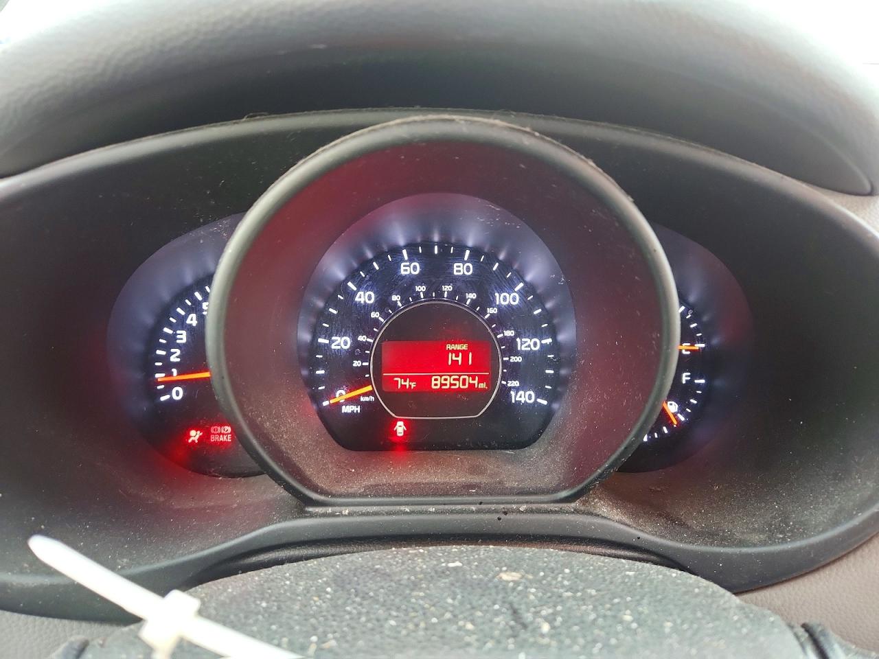 2015 Kia Soul Base Черный vin: KNDJN2A28F7198022