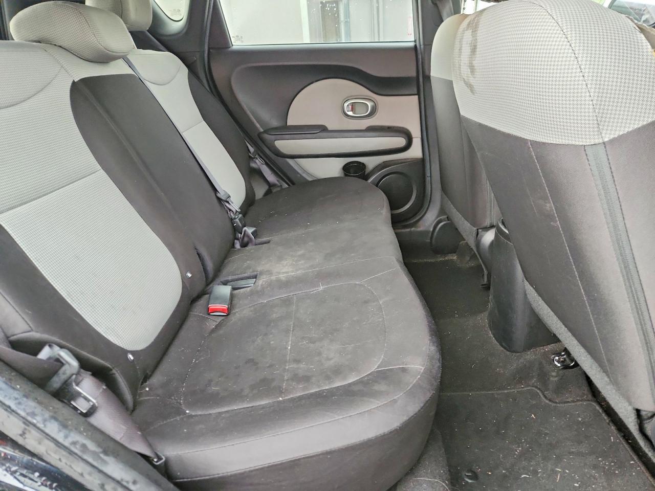 2015 Kia Soul Base Черный vin: KNDJN2A28F7198022