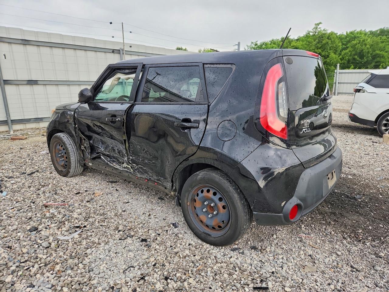 2015 Kia Soul Base Черный vin: KNDJN2A28F7198022