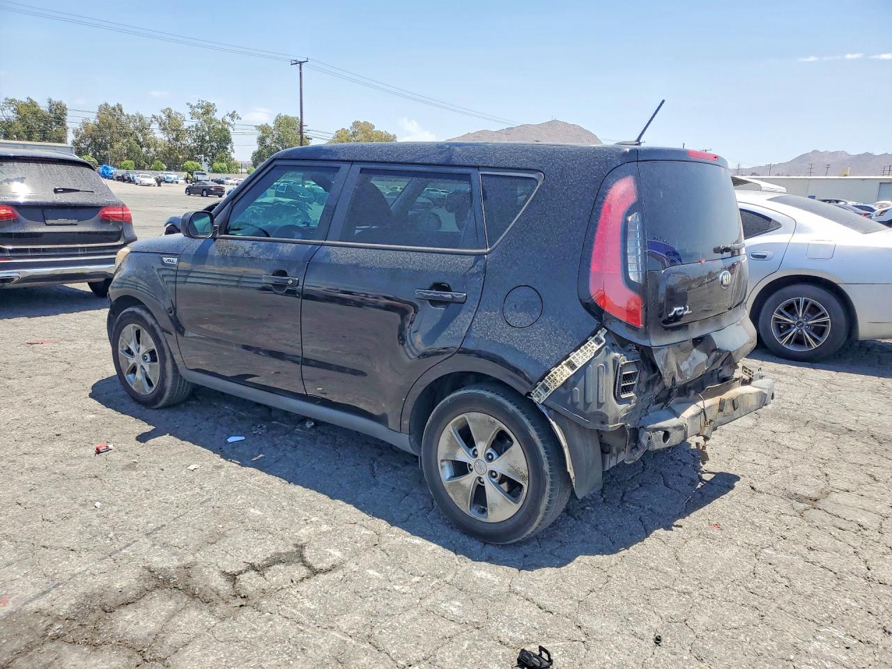 2015 Kia Soul Base Черный vin: KNDJN2A28F7205261