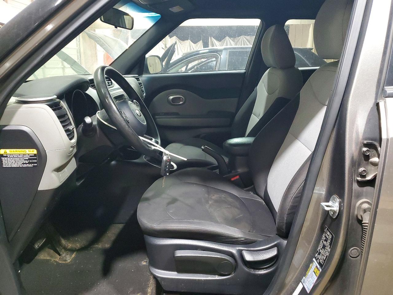 2015 Kia Soul Base Gray vin: KNDJN2A28F7209052