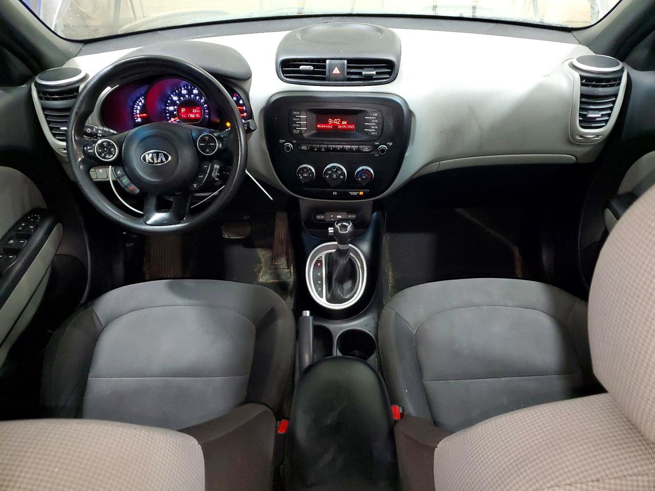 2015 Kia Soul Base Gray vin: KNDJN2A28F7209052