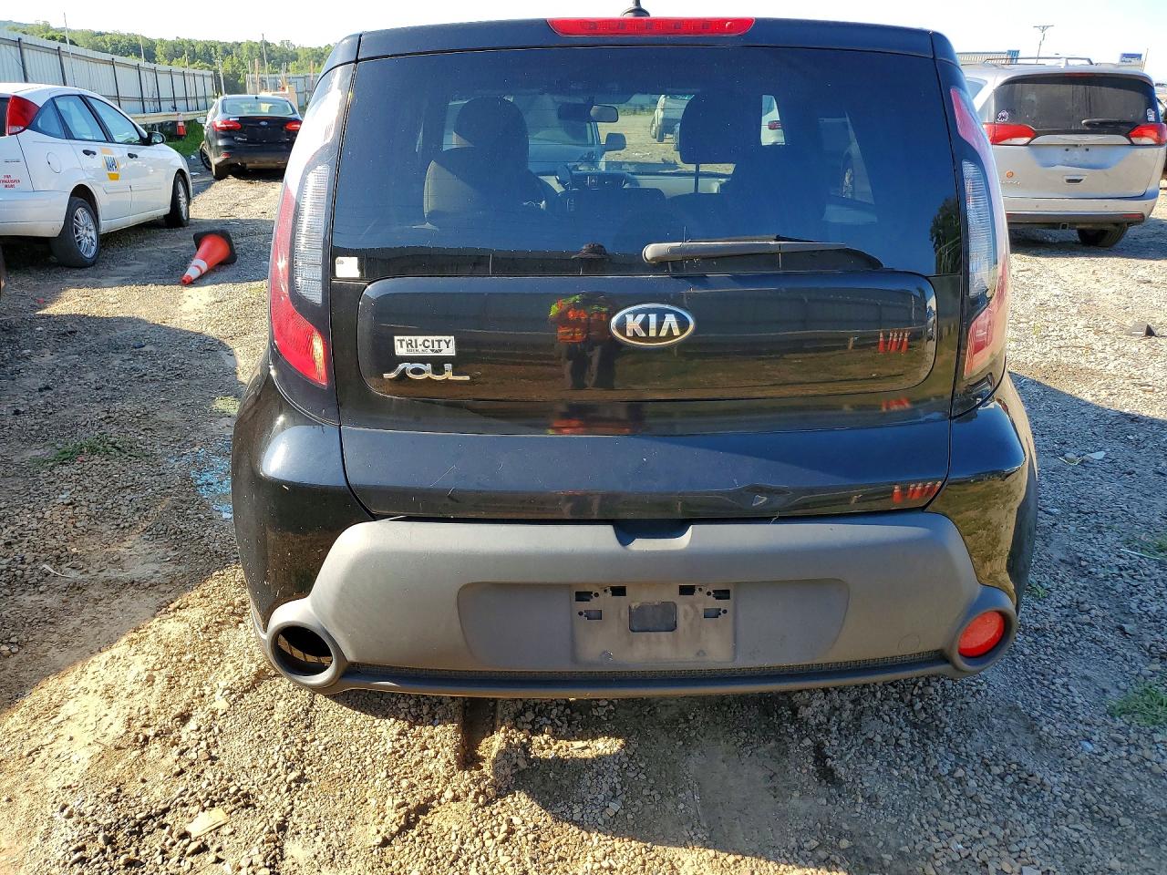 2015 Kia Soul Base Черный vin: KNDJN2A28F7228359