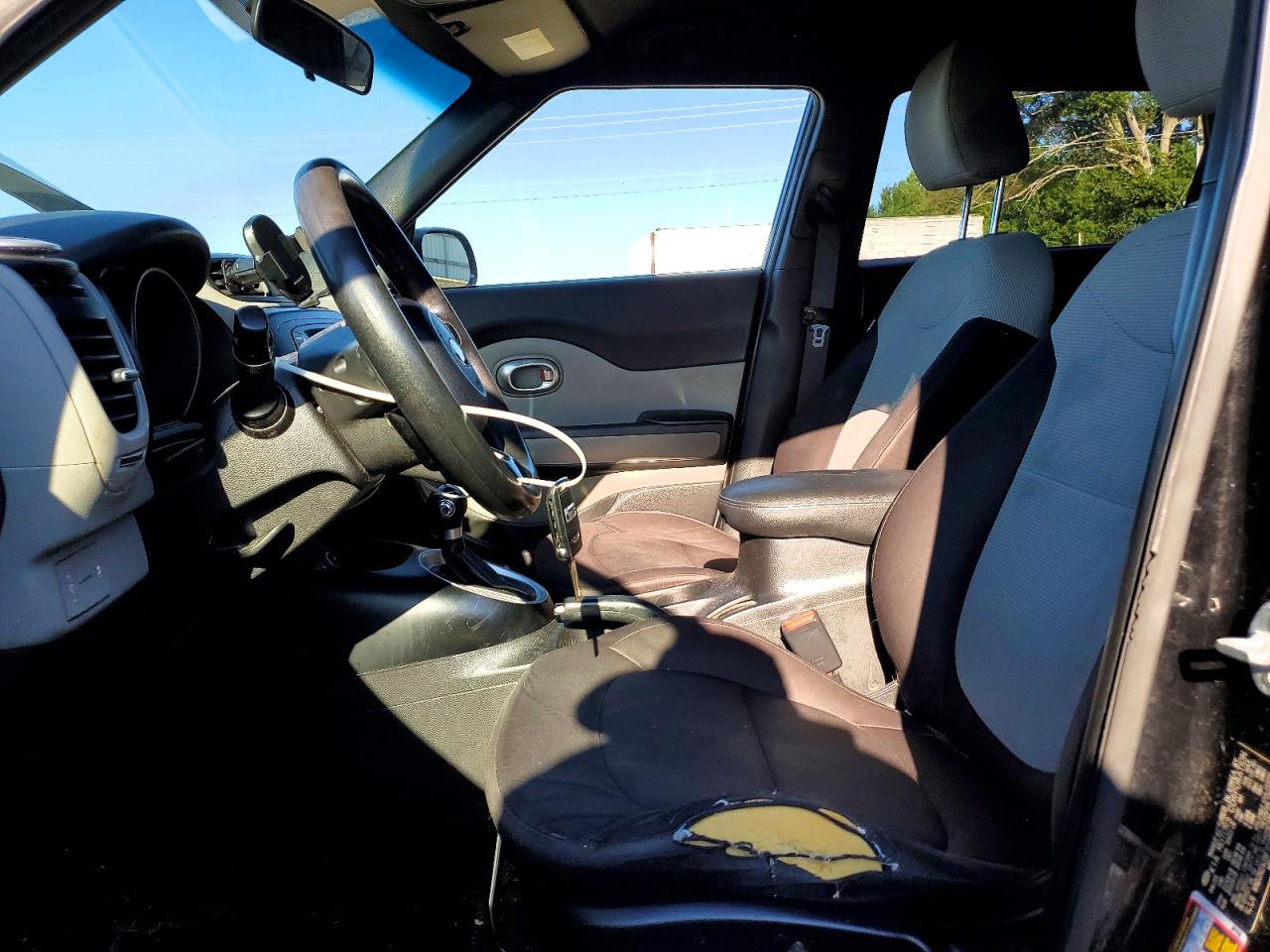 2015 Kia Soul Base Черный vin: KNDJN2A28F7228359