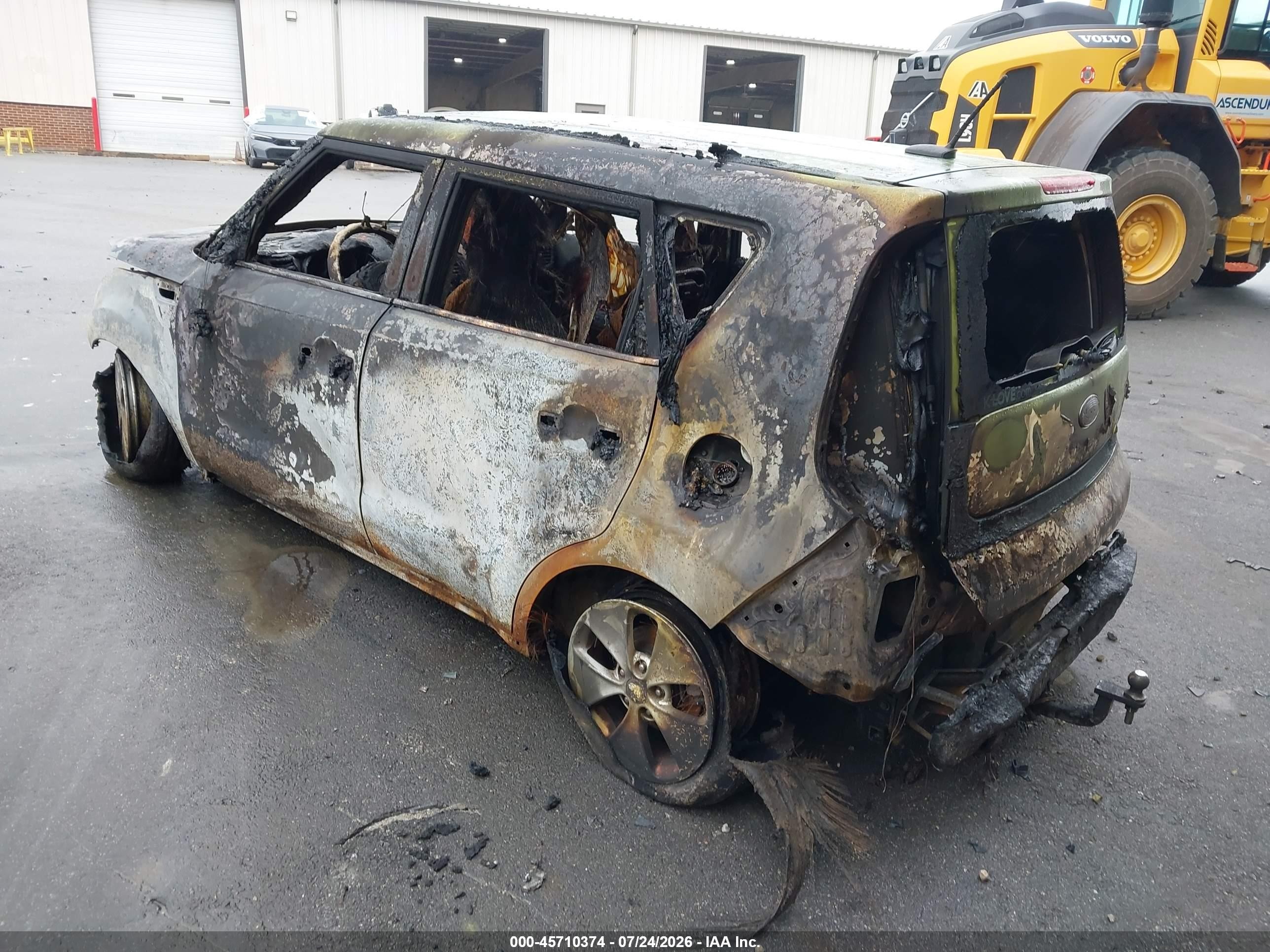2015 Kia Soul Зеленый vin: KNDJN2A28F7767497