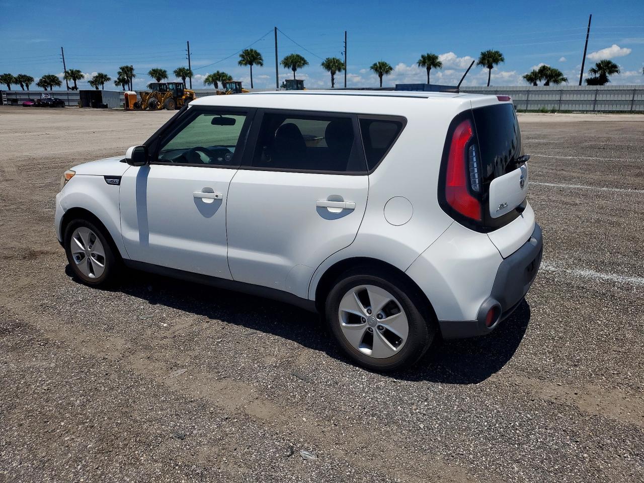 2015 Kia Soul Base White vin: KNDJN2A28F7774708