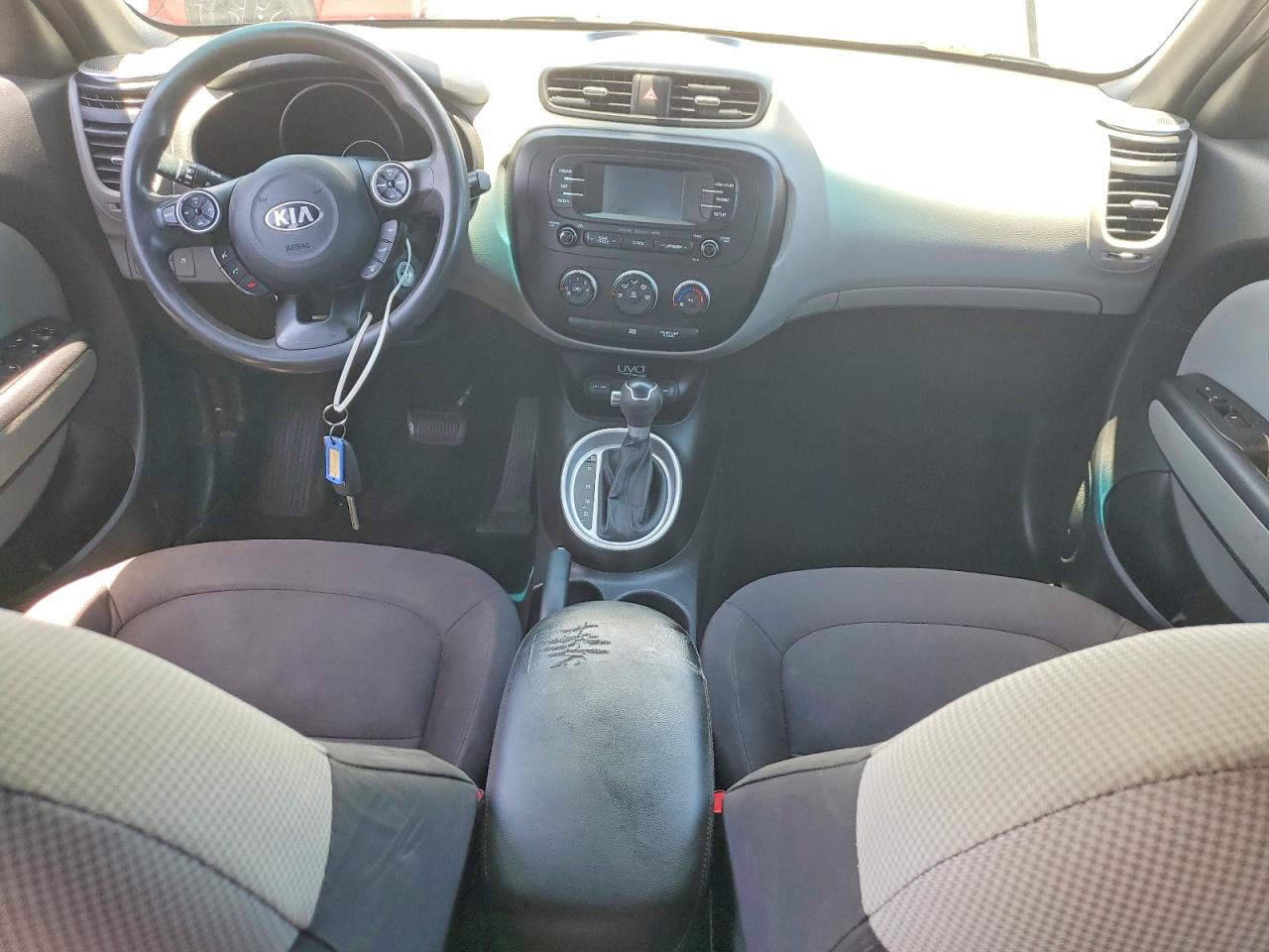 2015 Kia Soul Base White vin: KNDJN2A28F7774708