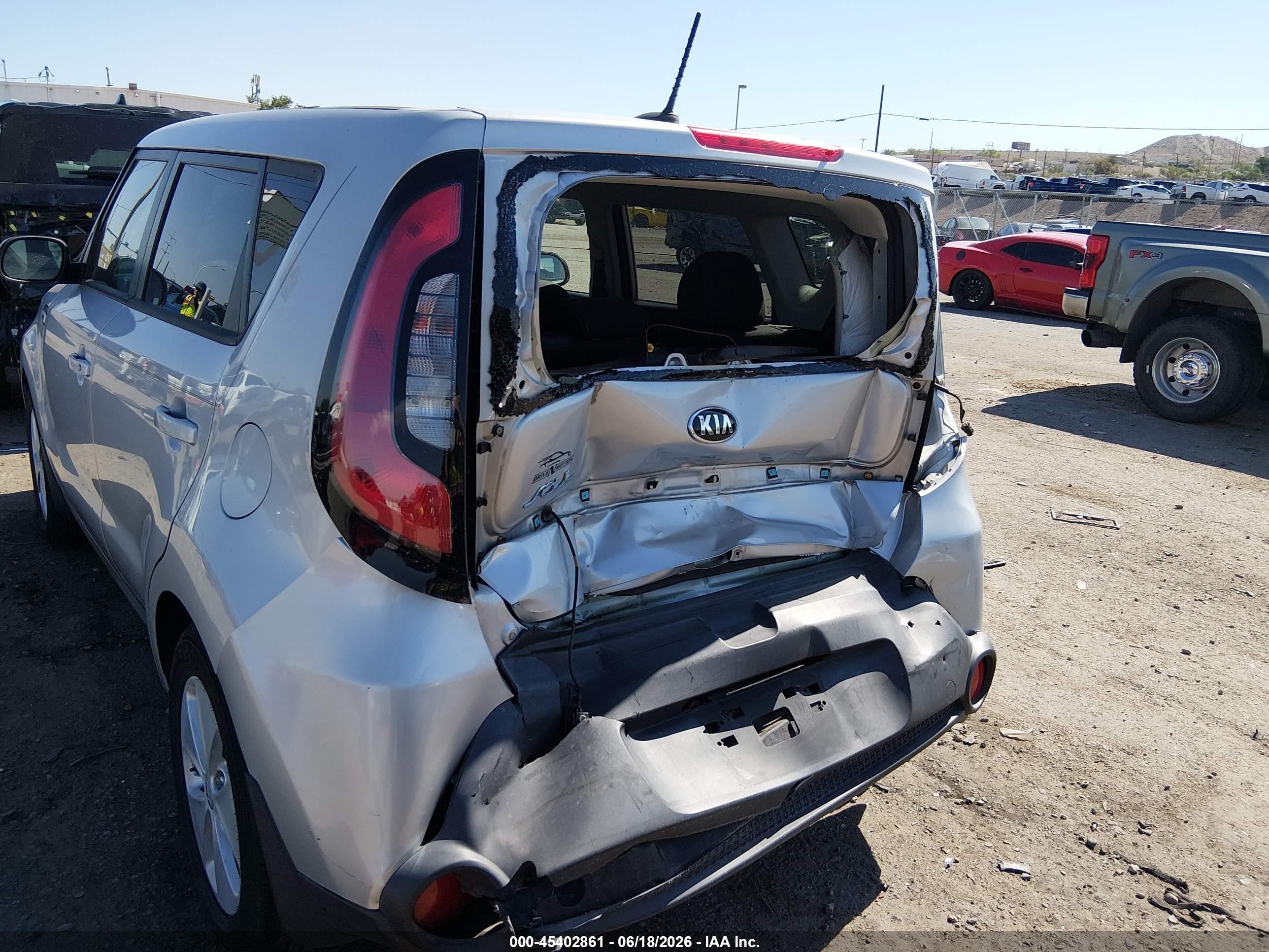 2015 Kia Soul   Серебряный vin: KNDJN2A28F7785630