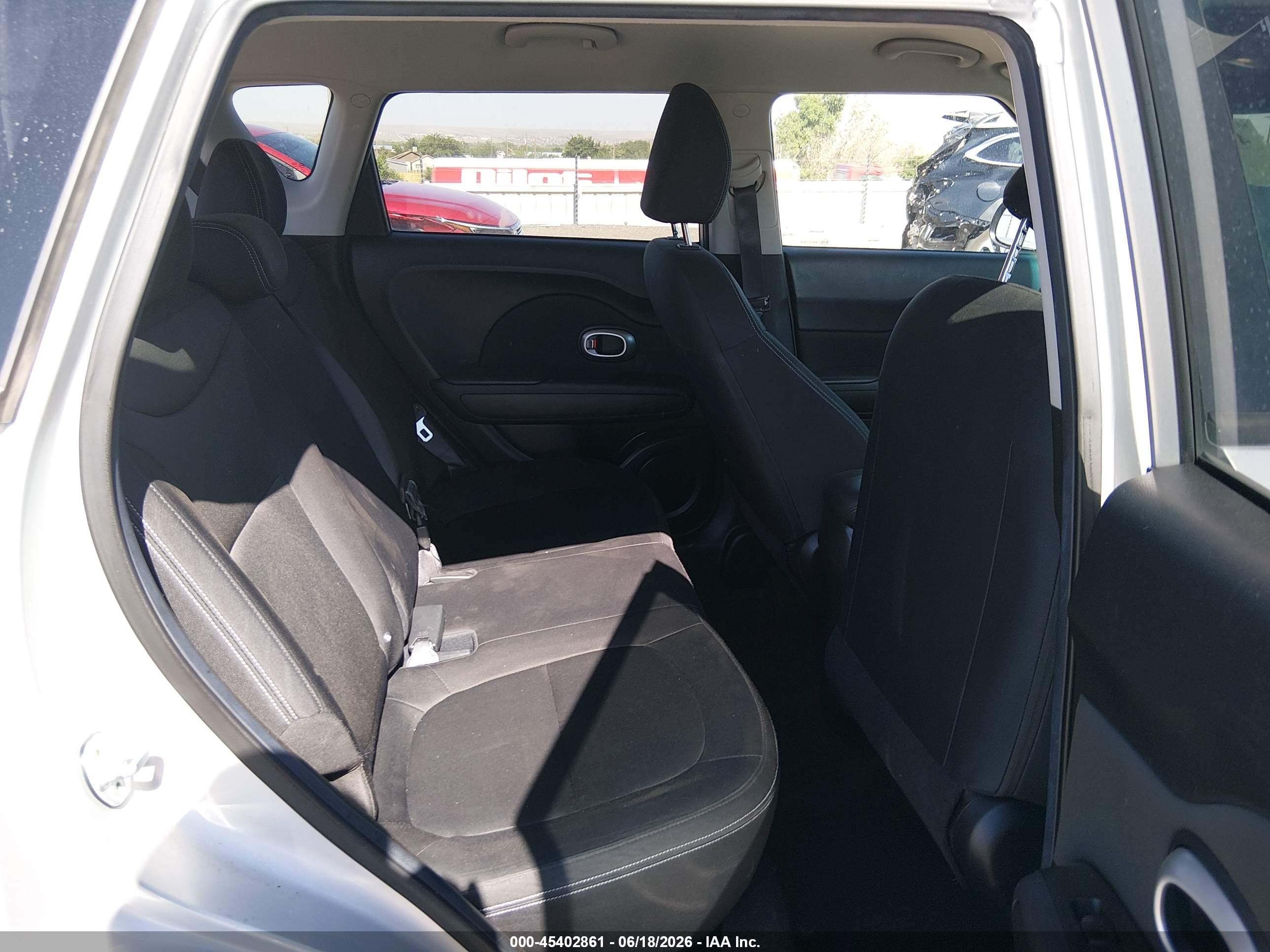 2015 Kia Soul   Серебряный vin: KNDJN2A28F7785630