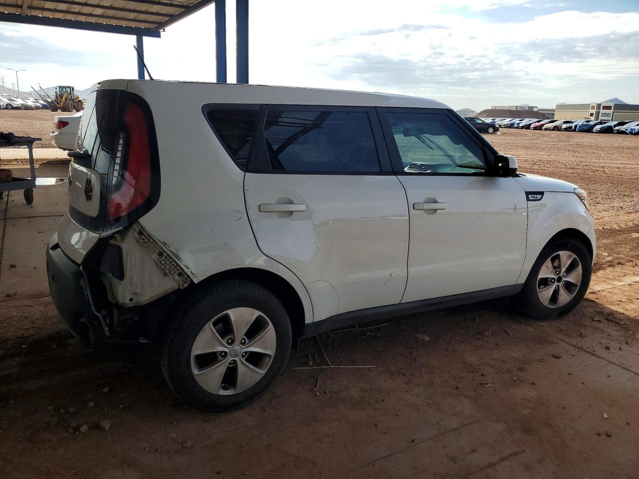 2015 Kia Soul Base White vin: KNDJN2A28F7793663