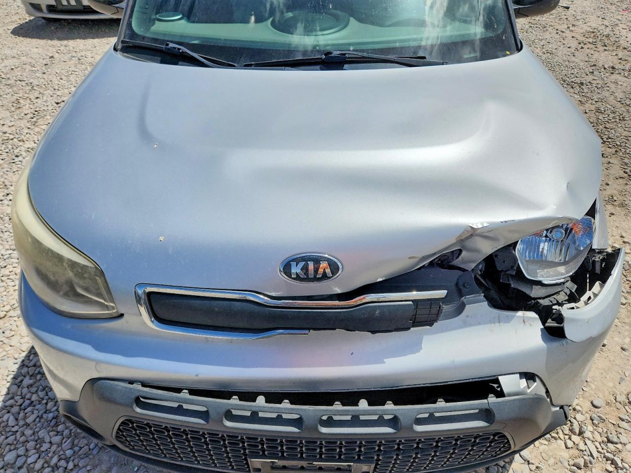 2015 Kia Soul Base Silver vin: KNDJN2A28F7805990